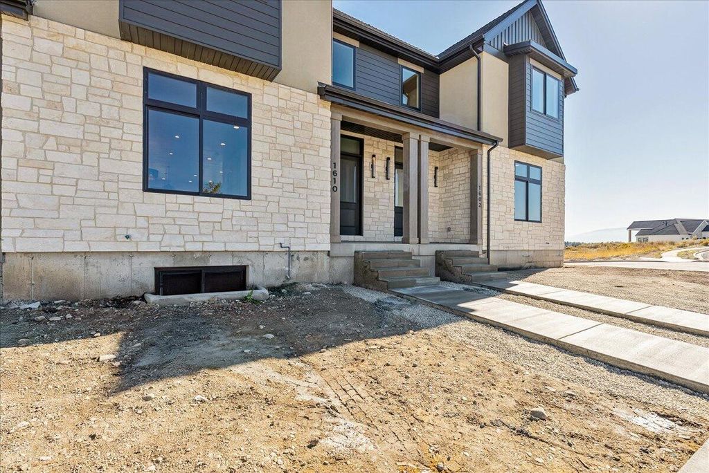 Photo of 1610 E Center Pointe DR, Lehi, UT 84043 (MLS # 25-266282)