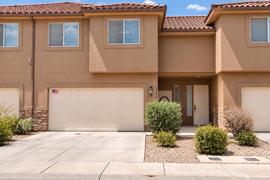Photo of 2541 Bella Vista DR, Santa Clara, UT 84765 (MLS # 26-276642)
