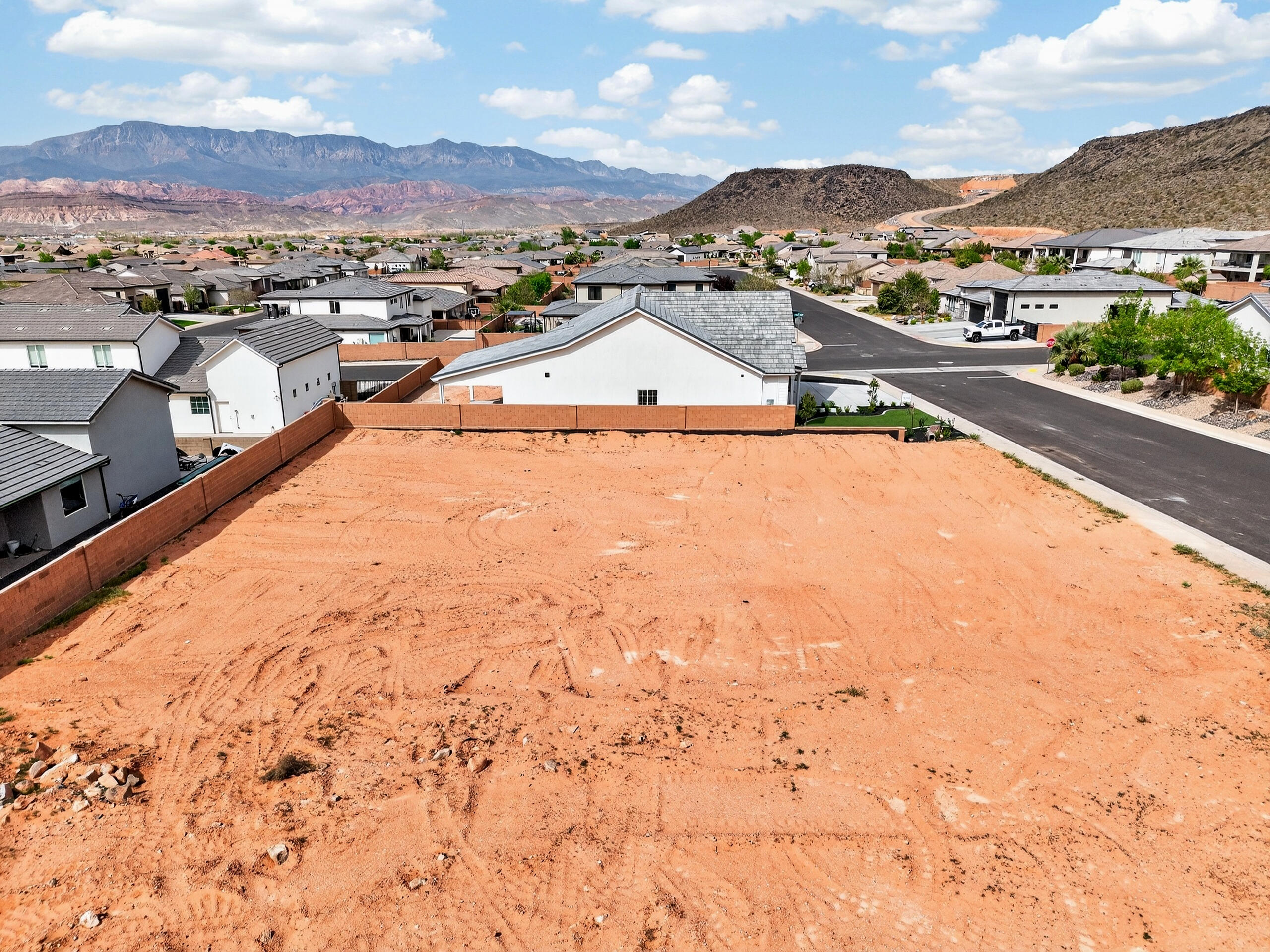 DIXIE SPRINGS - Land