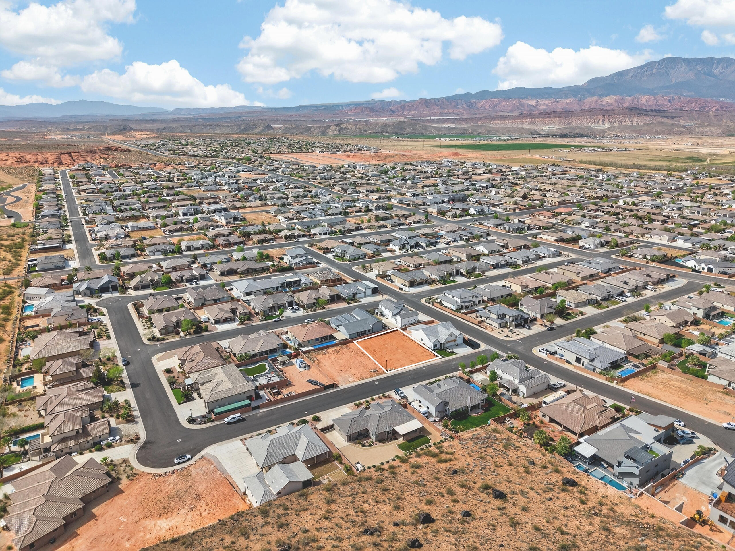 DIXIE SPRINGS - Land