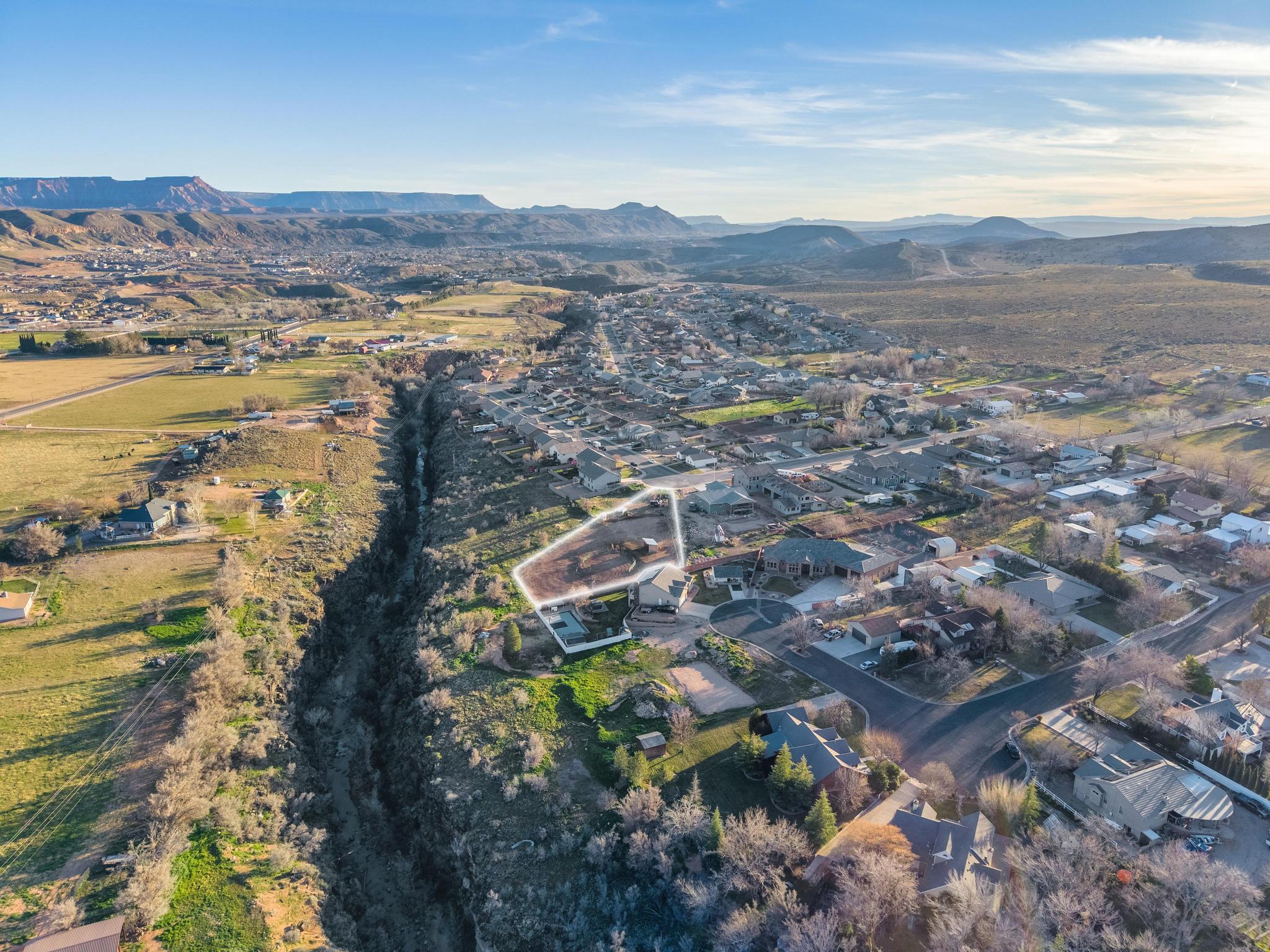 ALMOND HEIGHTS PARK - Land