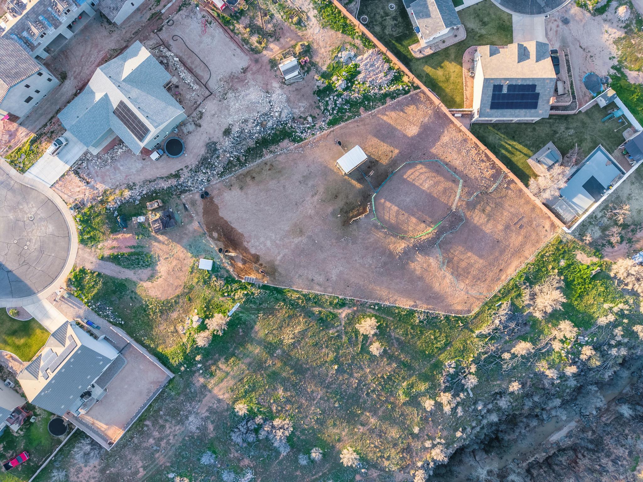 ALMOND HEIGHTS PARK - Land