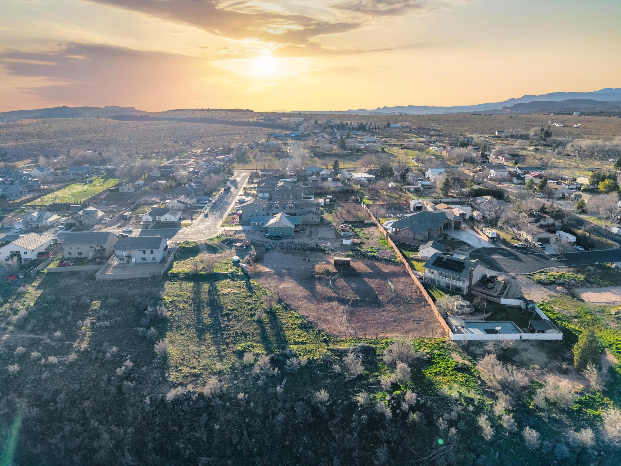 ALMOND HEIGHTS PARK - Land