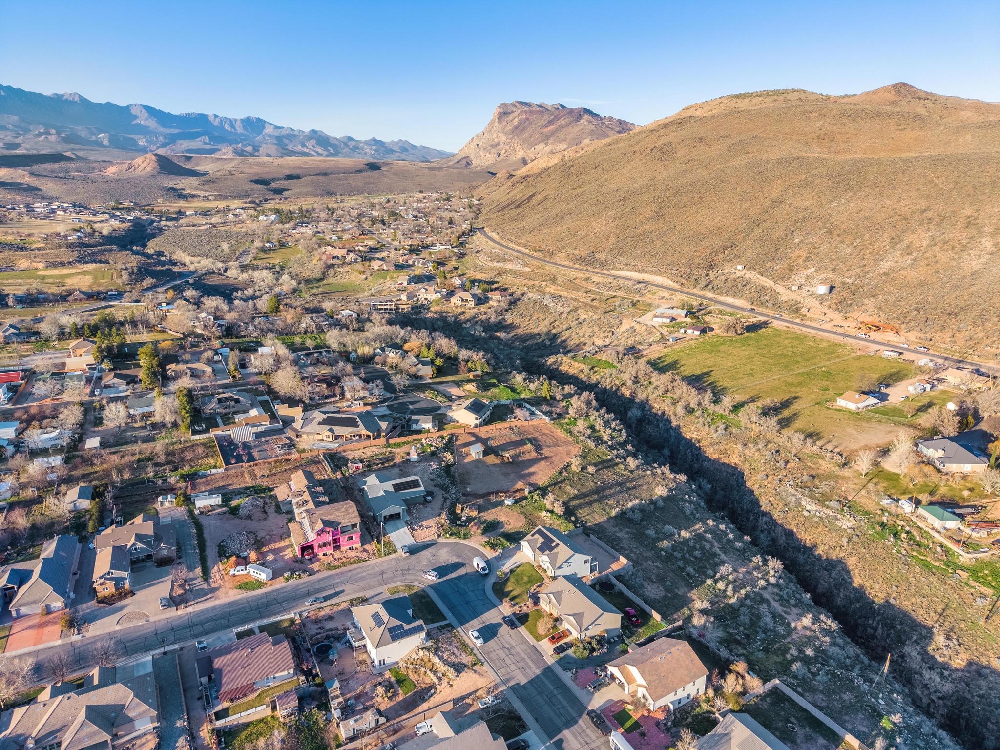 ALMOND HEIGHTS PARK - Land