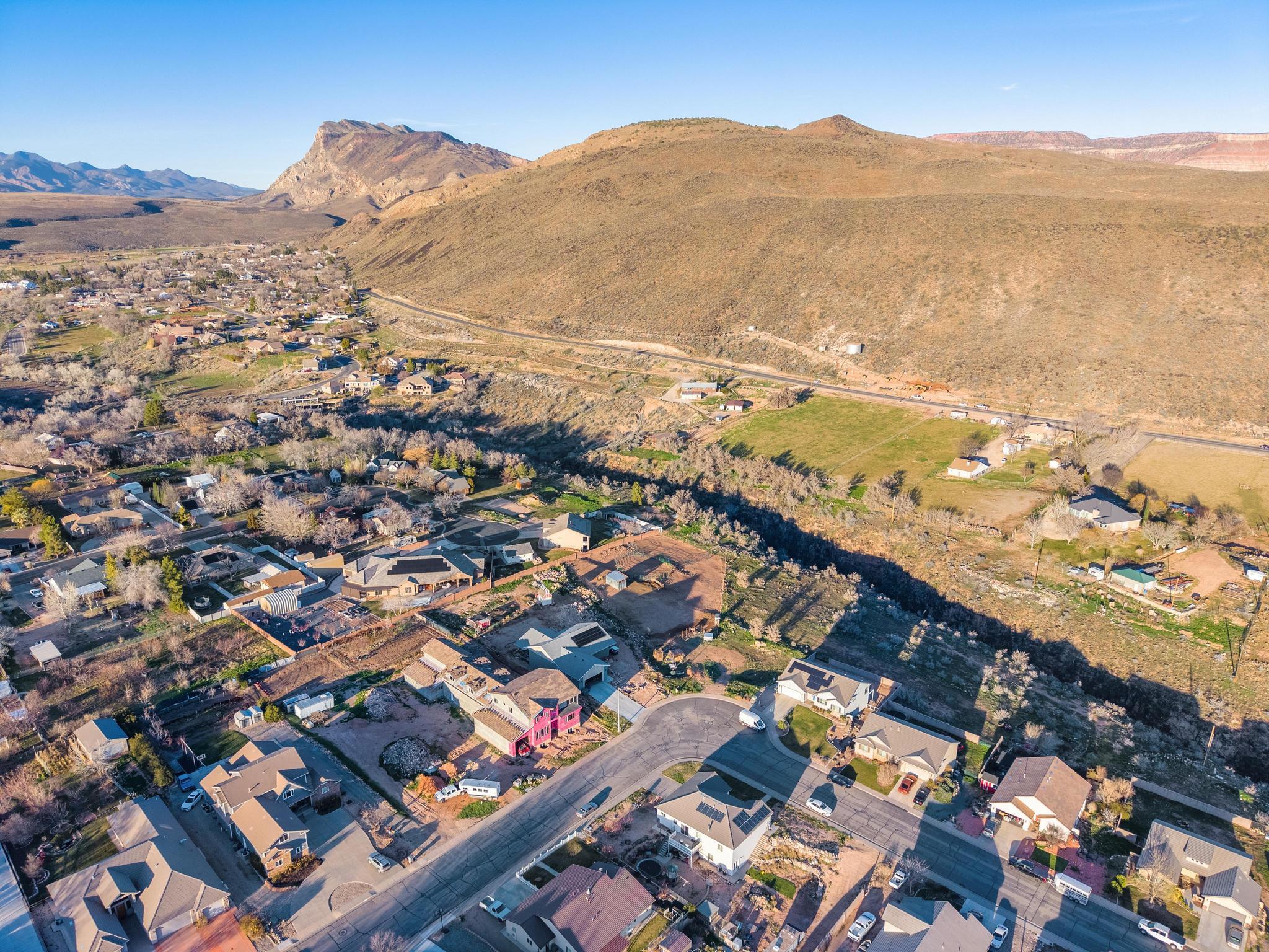 ALMOND HEIGHTS PARK - Land