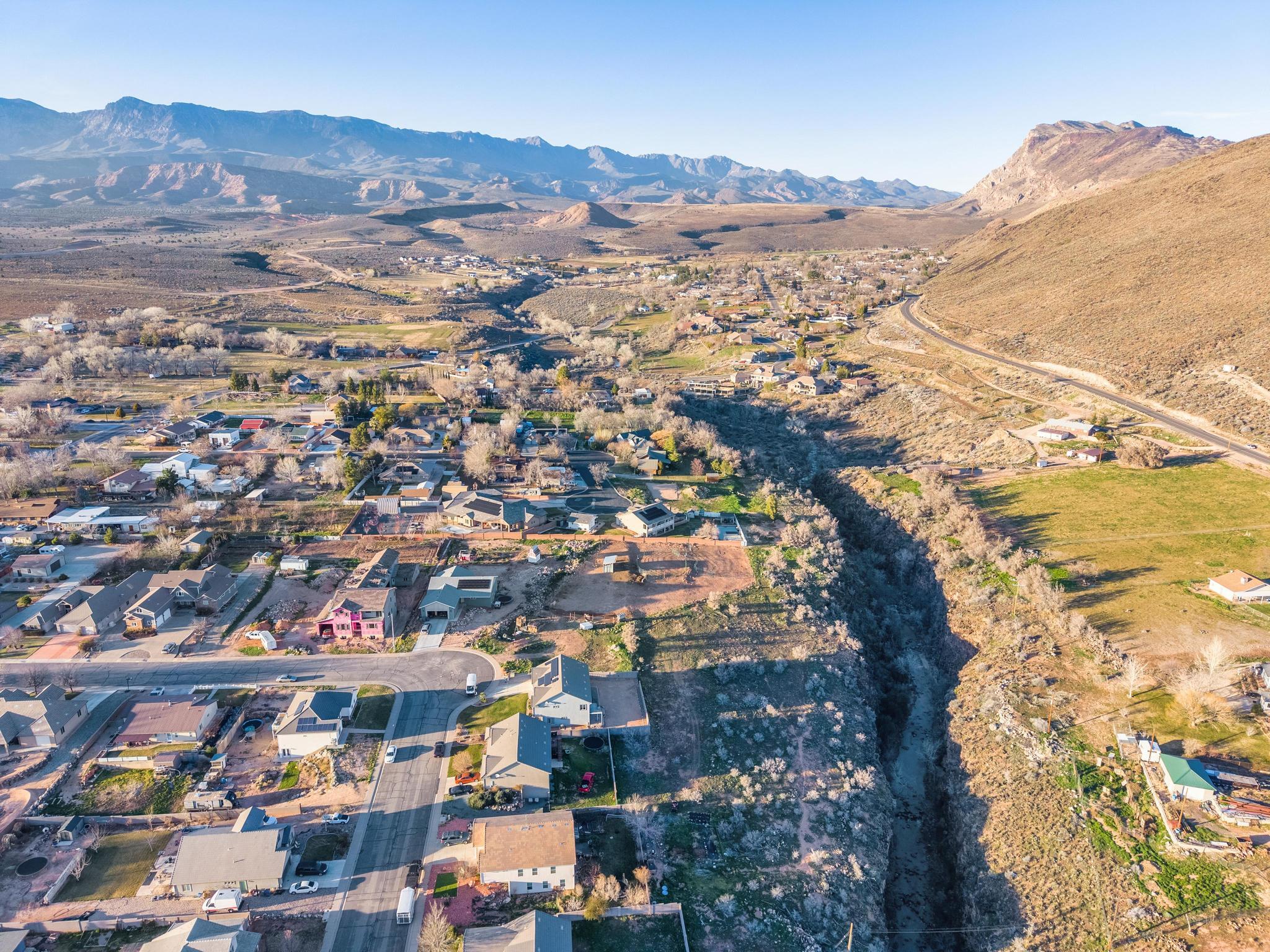 ALMOND HEIGHTS PARK - Land