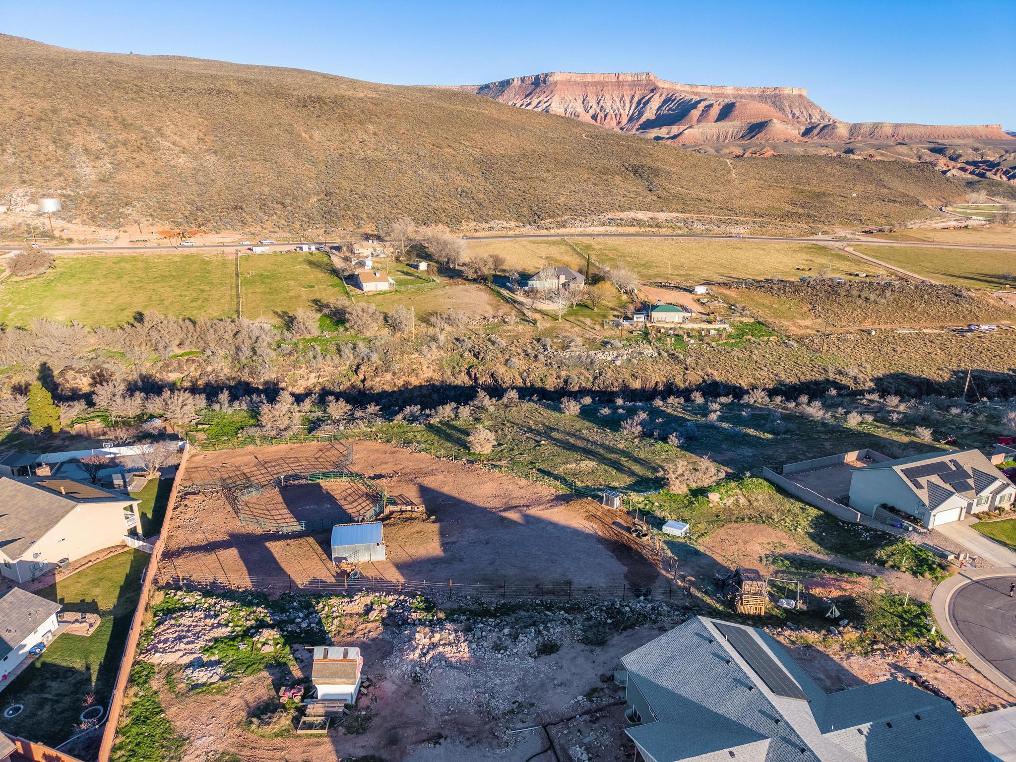 ALMOND HEIGHTS PARK - Land