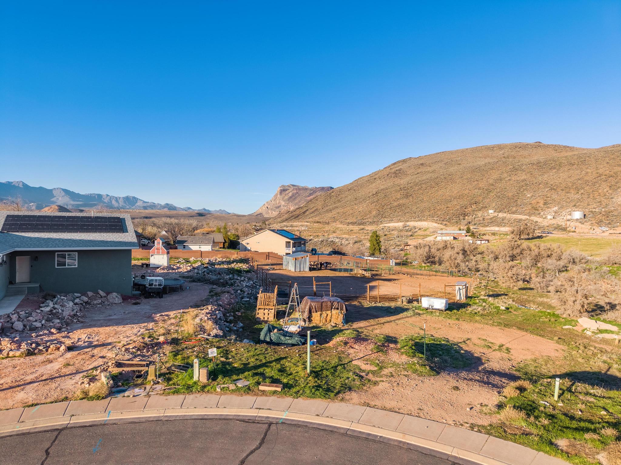 ALMOND HEIGHTS PARK - Land