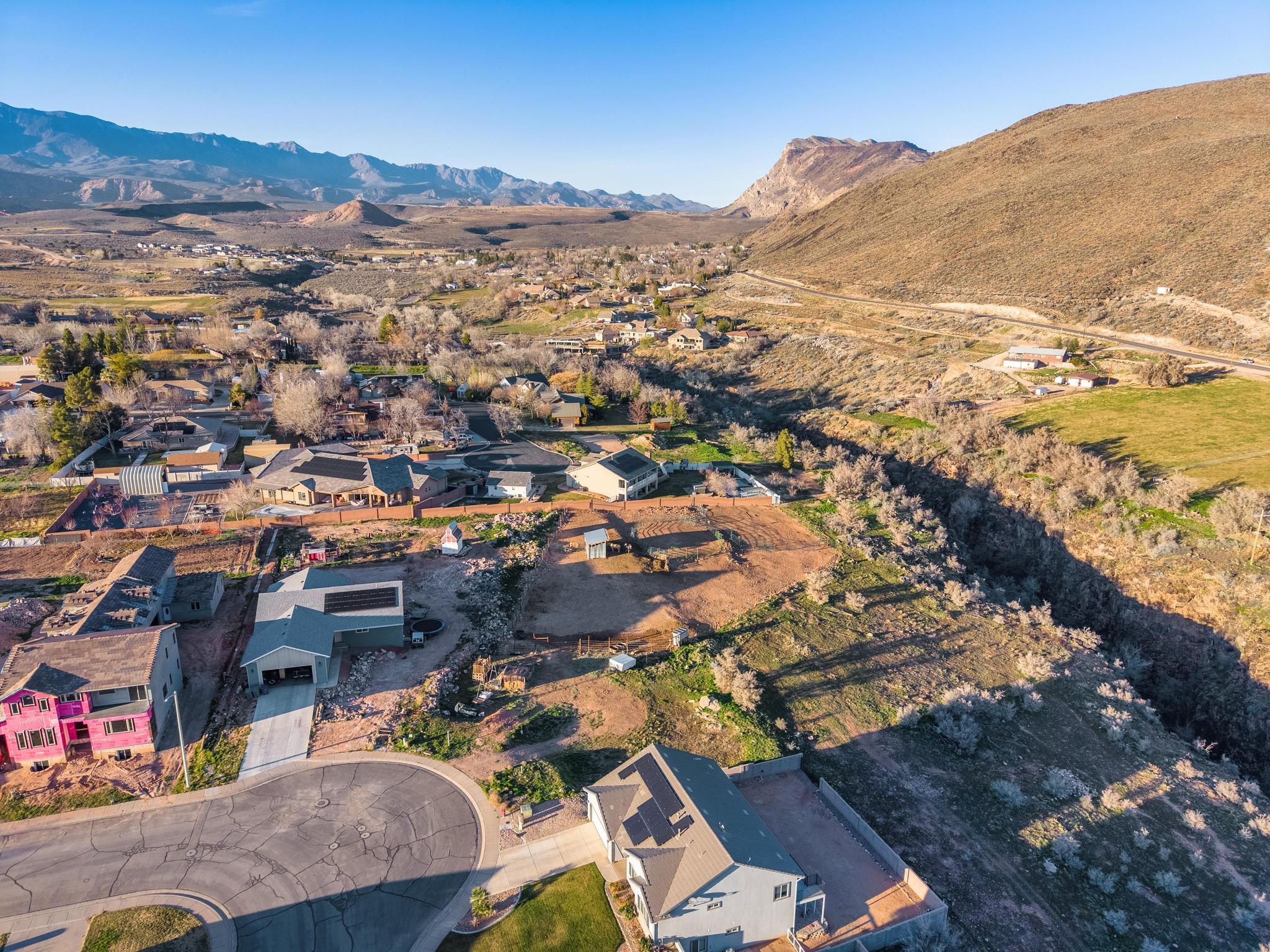 ALMOND HEIGHTS PARK - Land