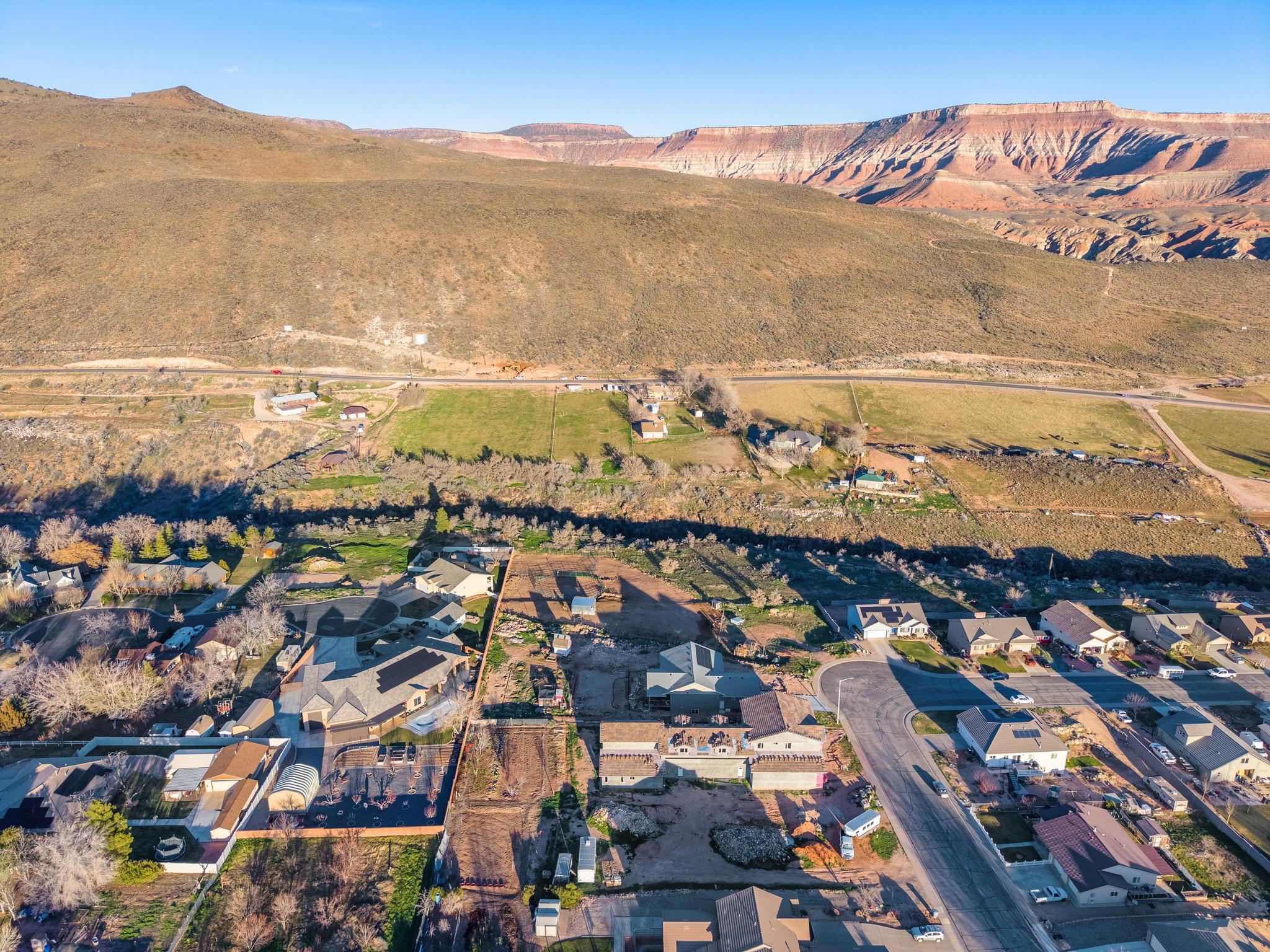 ALMOND HEIGHTS PARK - Land