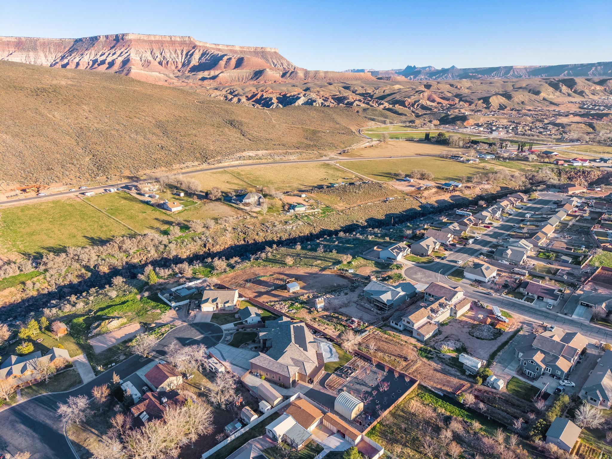 ALMOND HEIGHTS PARK - Land