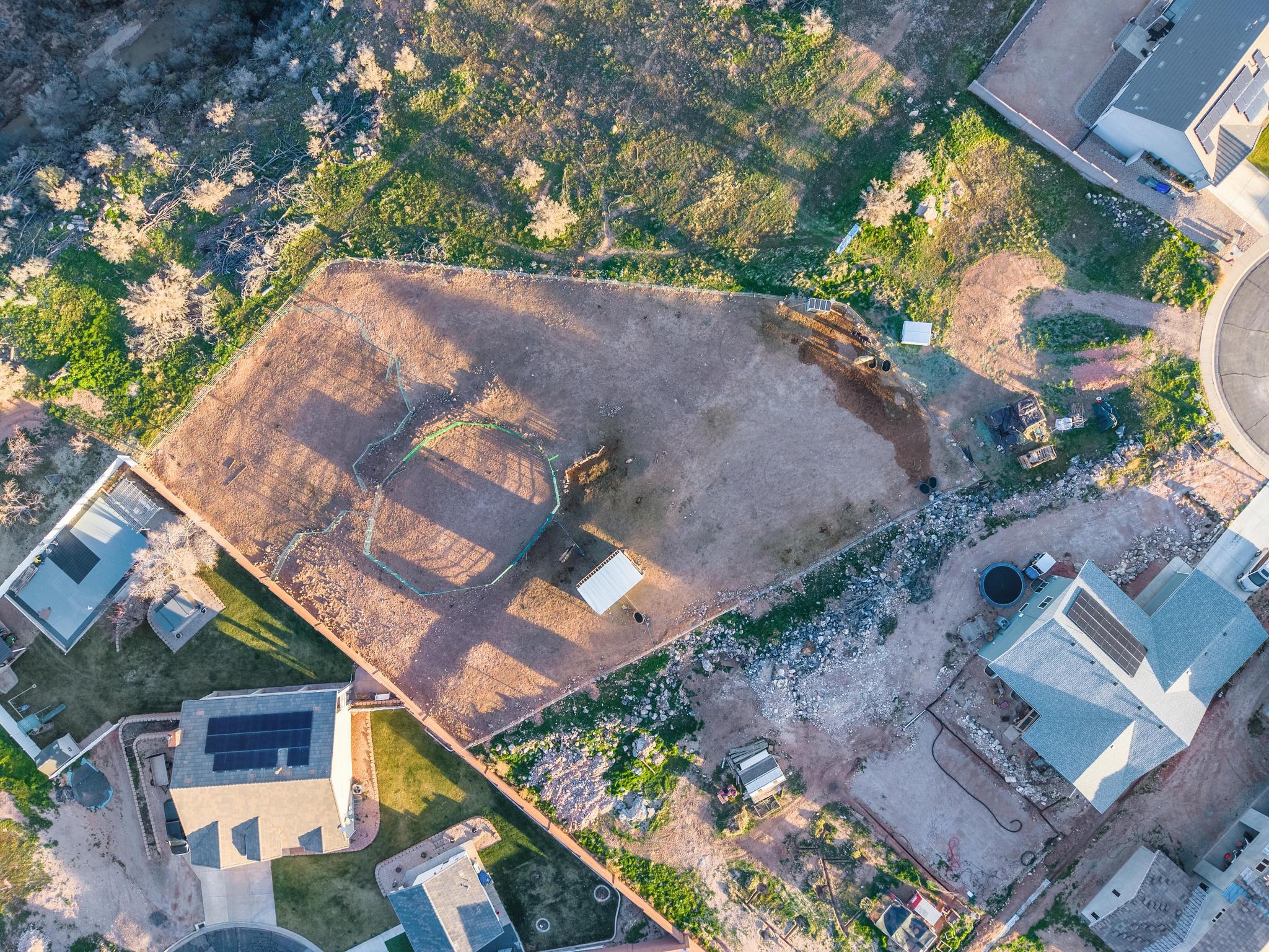 ALMOND HEIGHTS PARK - Land