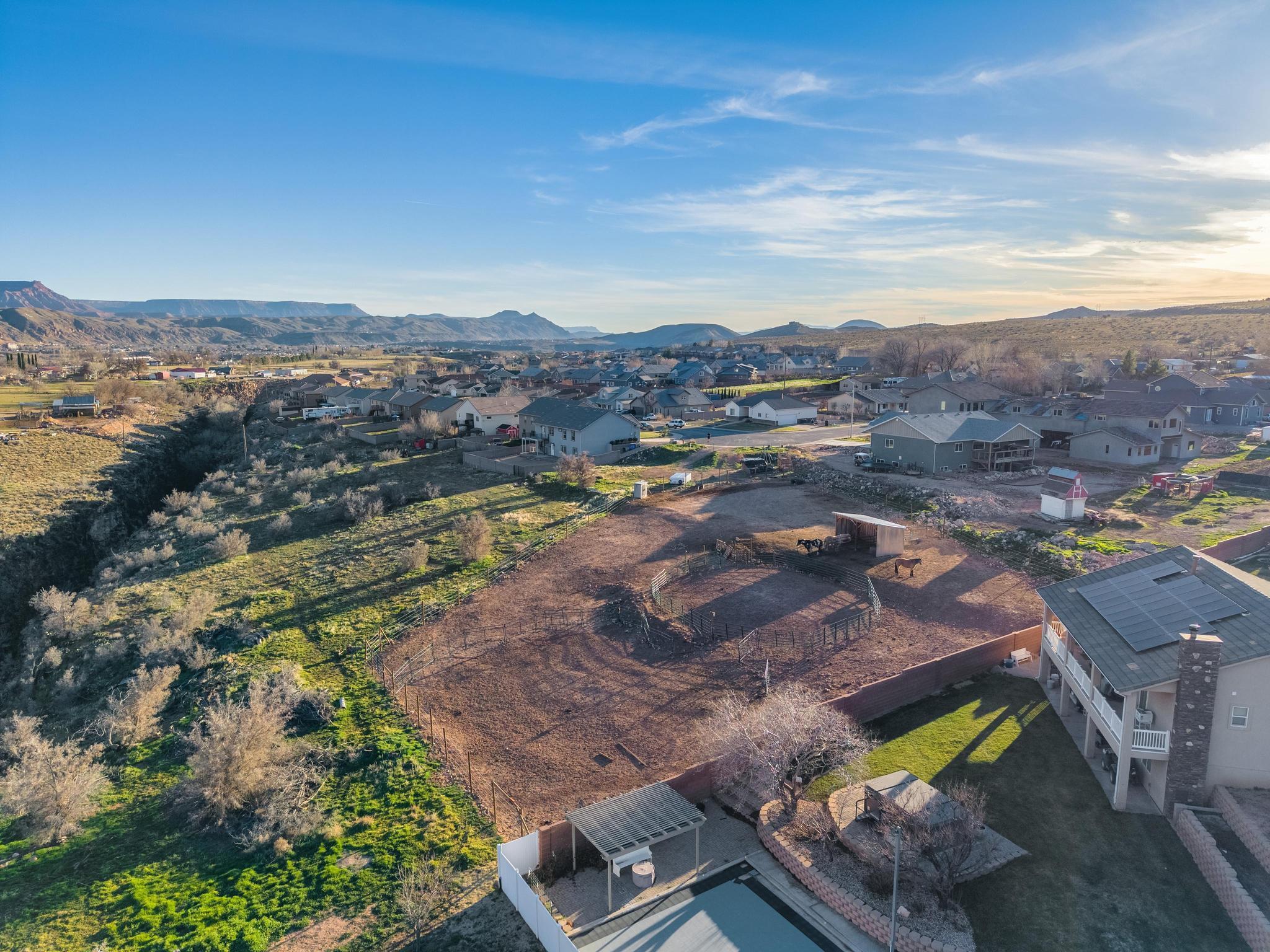 ALMOND HEIGHTS PARK - Land