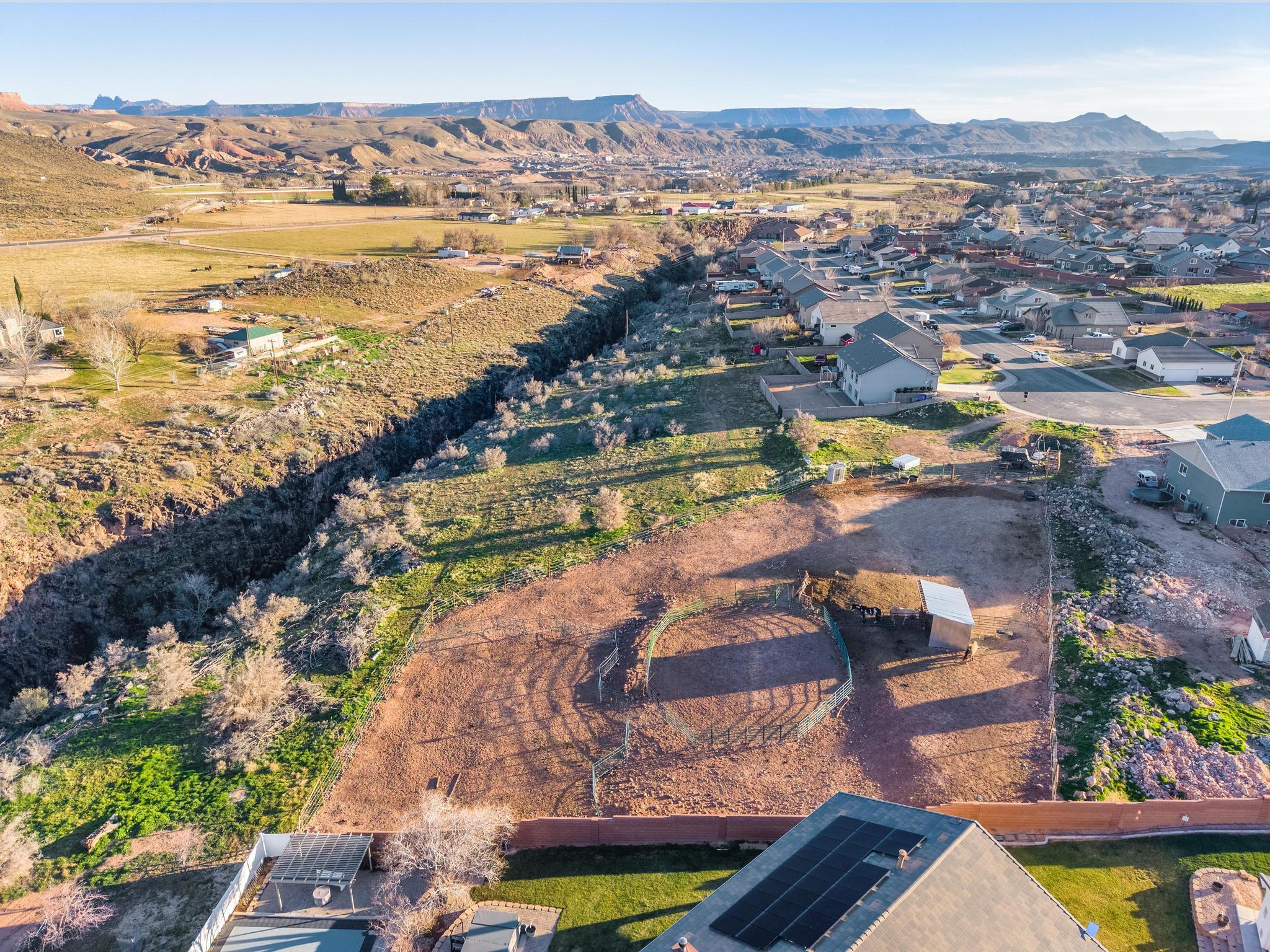 ALMOND HEIGHTS PARK - Land