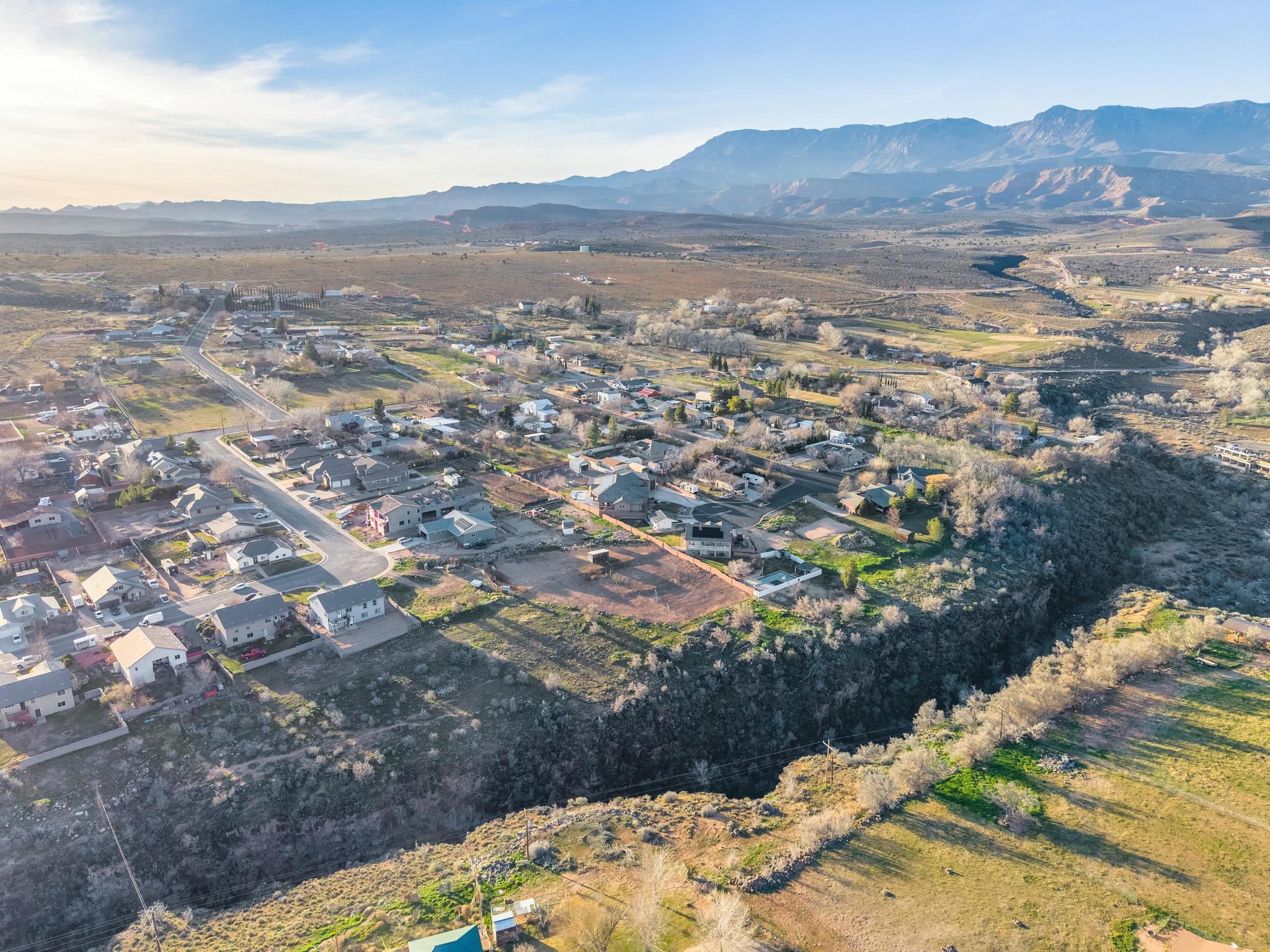 ALMOND HEIGHTS PARK - Land