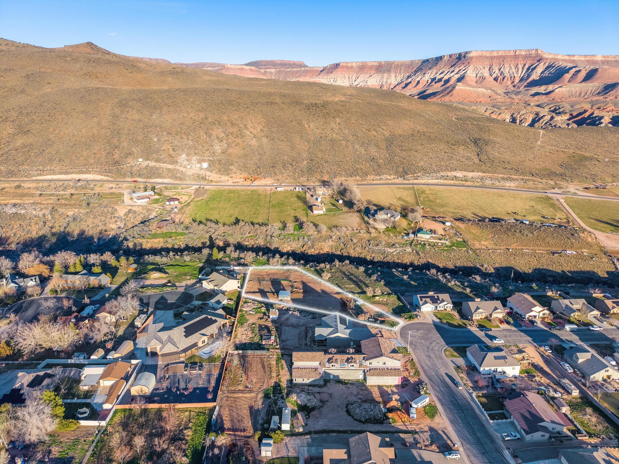 ALMOND HEIGHTS PARK - Land