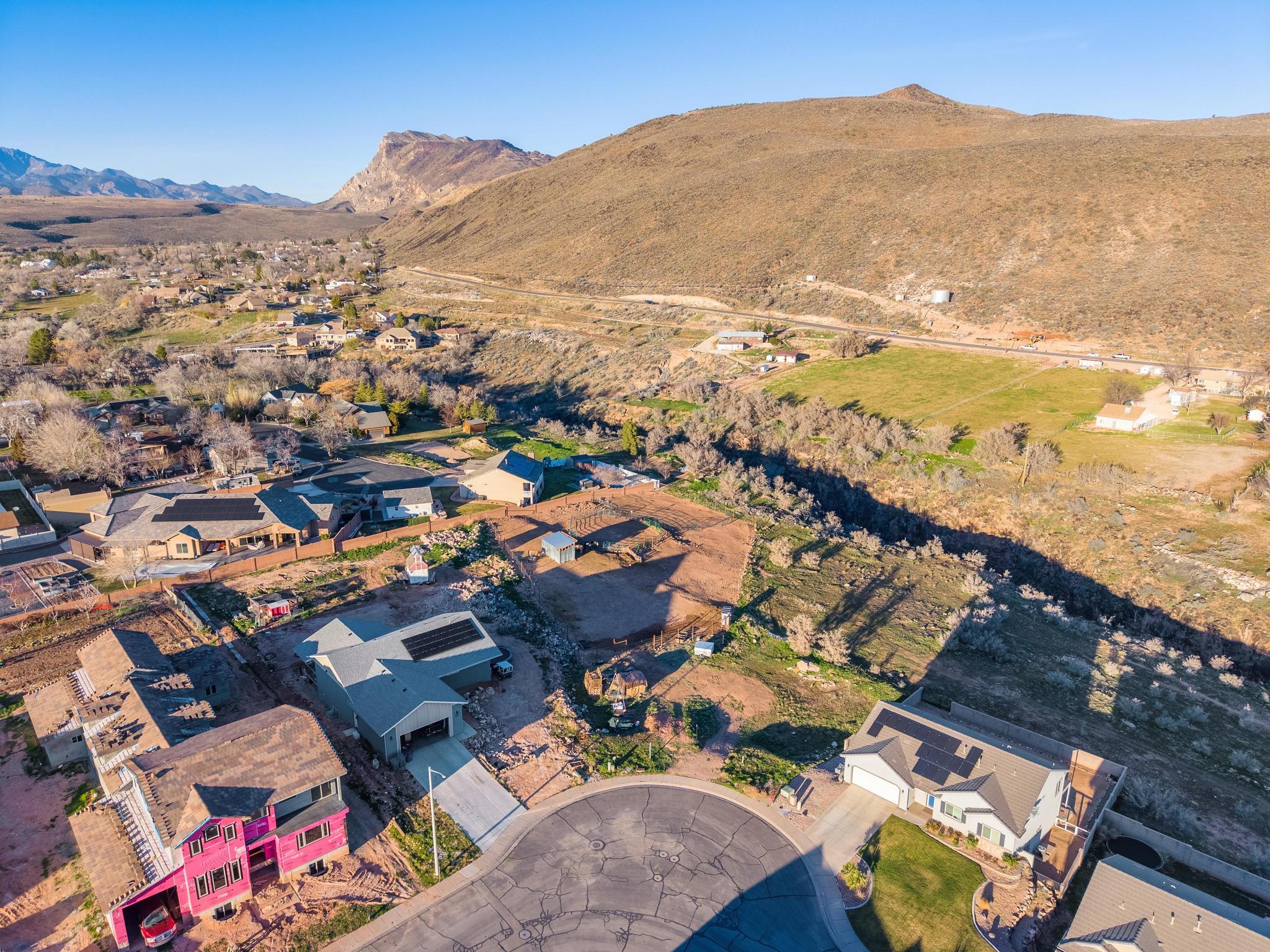 ALMOND HEIGHTS PARK - Land