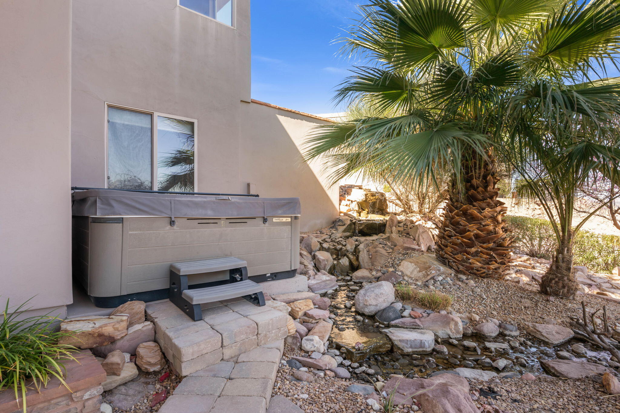 STONE CLIFF - Residential