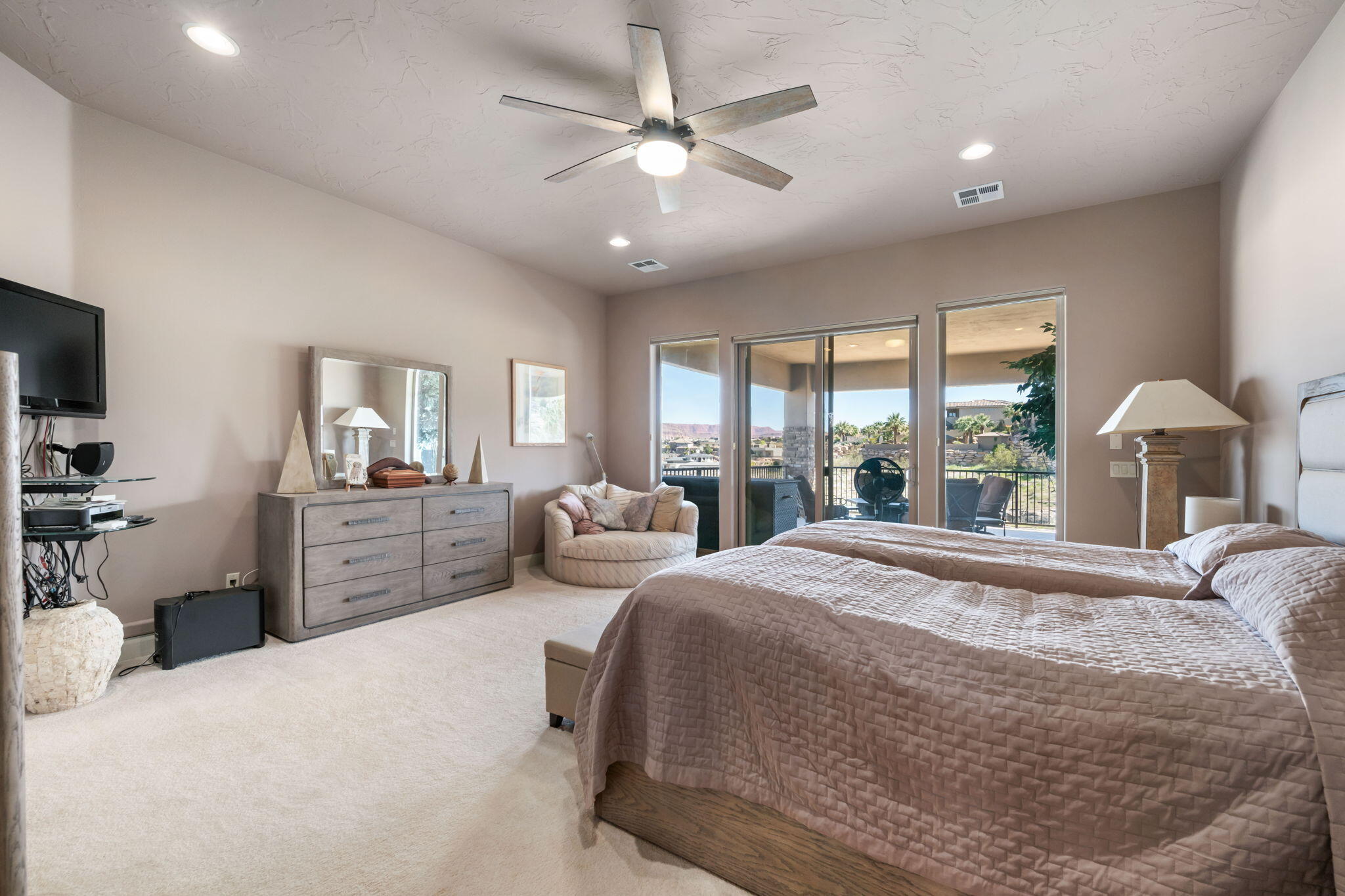 STONE CLIFF - Residential