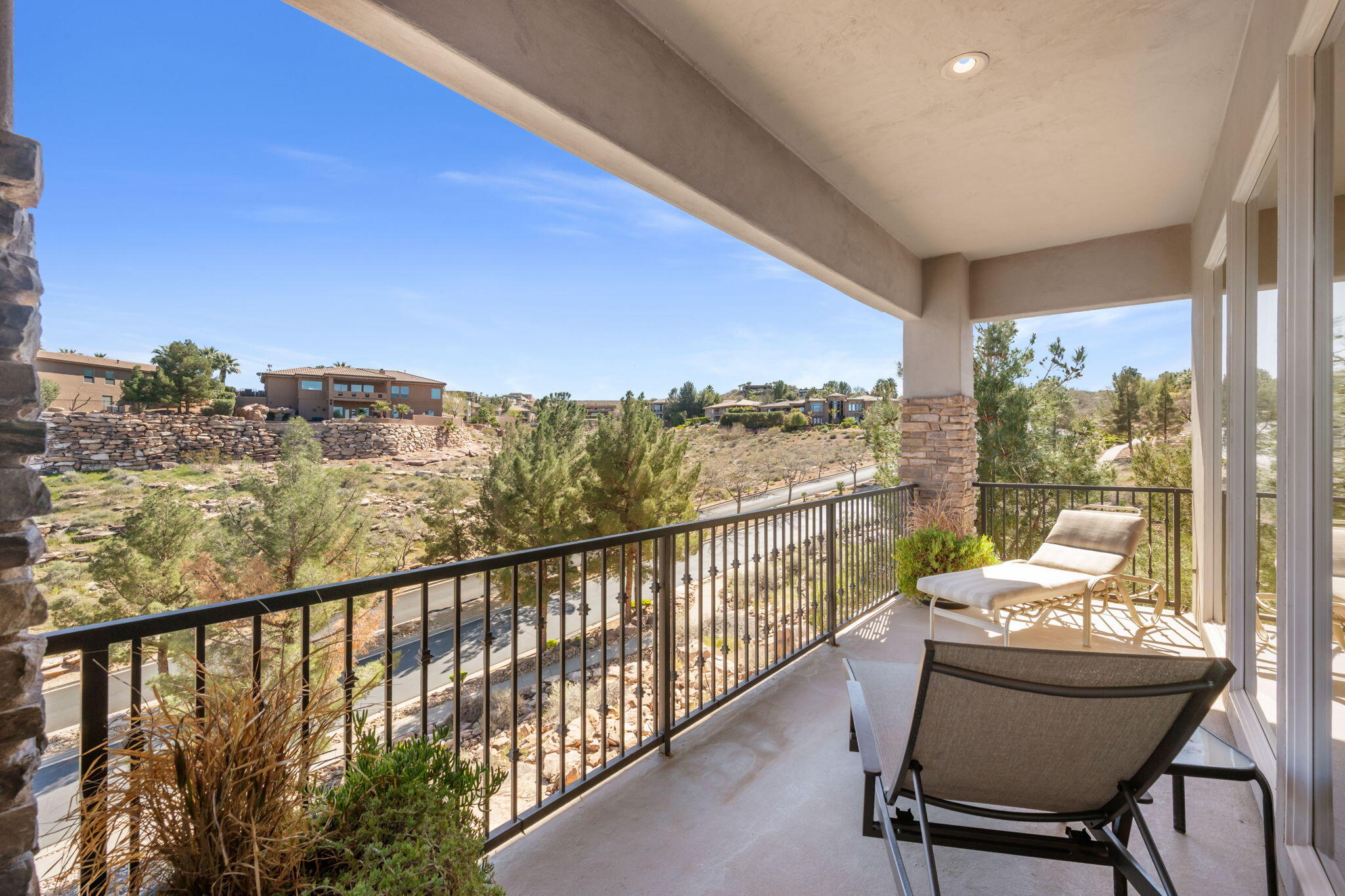 STONE CLIFF - Residential