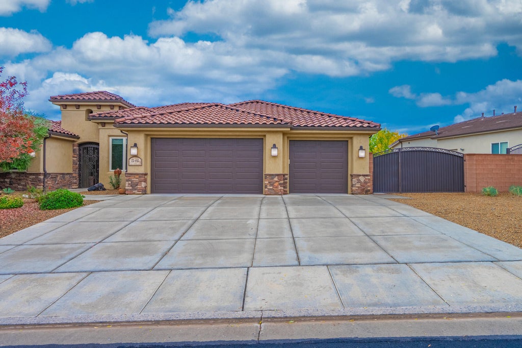 Photo of 1646 E 90 CIR, Saint George, UT 84790 (MLS # 26-277234)
