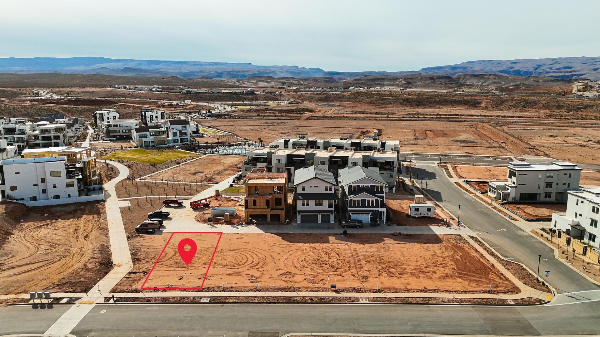 DESERT COLOR RESORT - Land