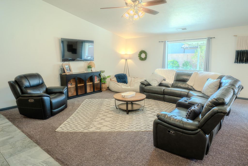 Photo of 3425 W 2650 S, Hurricane, UT 84737 (MLS # 26-271677)