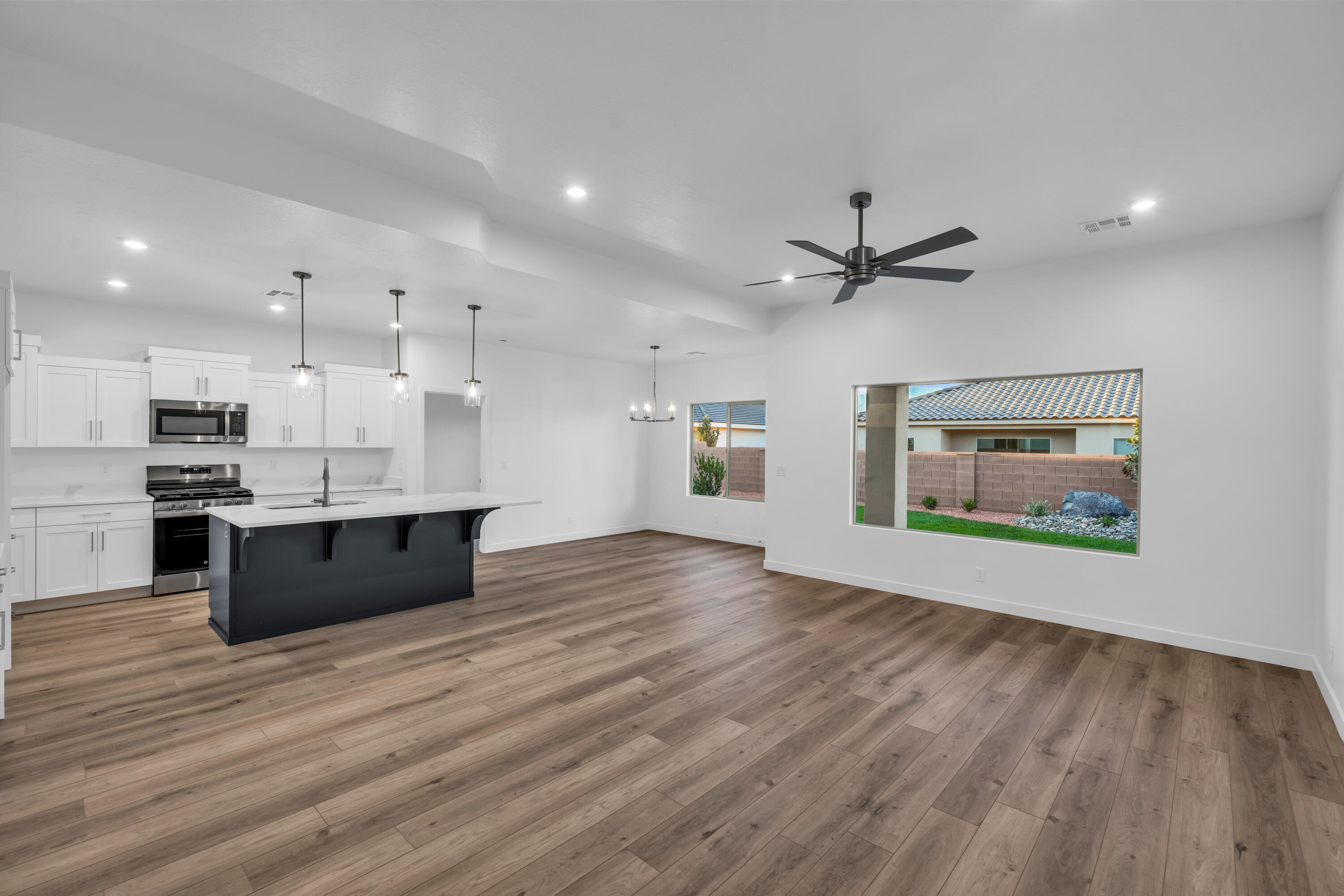 SEDERO AT DESERT SANDS - Residential