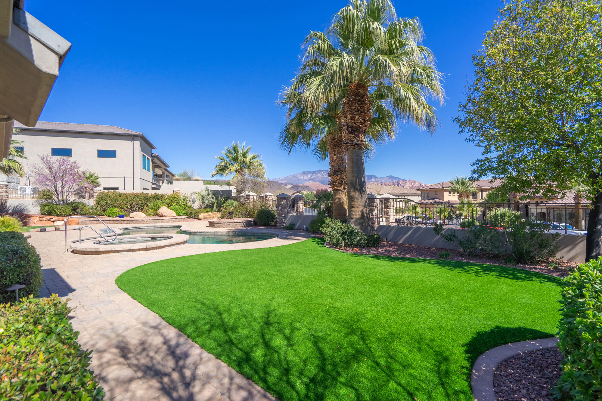 NORTHBRIDGE ESTATES - Residential