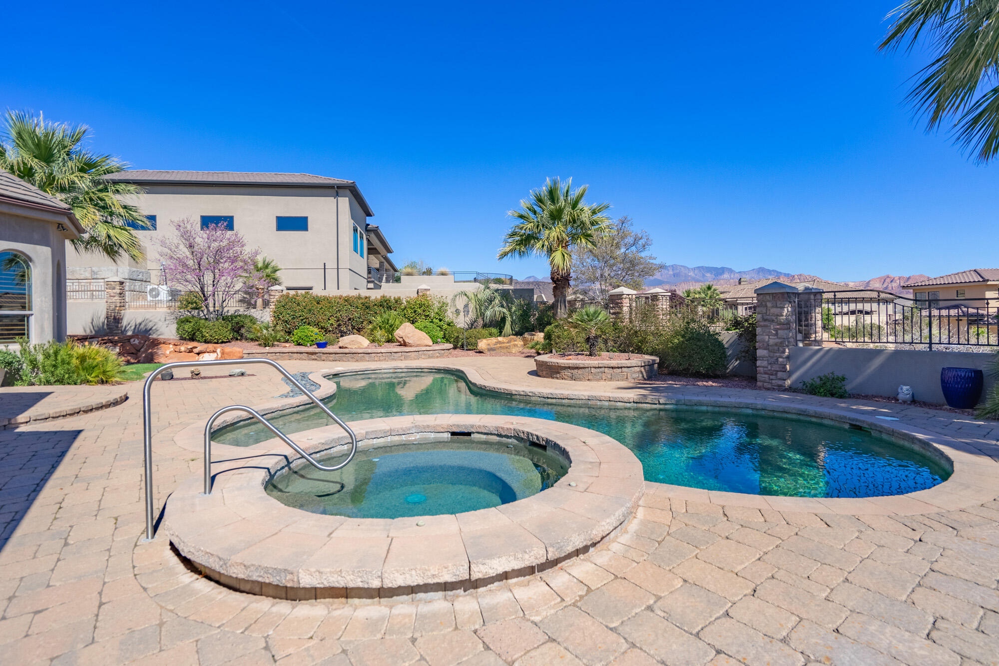 NORTHBRIDGE ESTATES - Residential