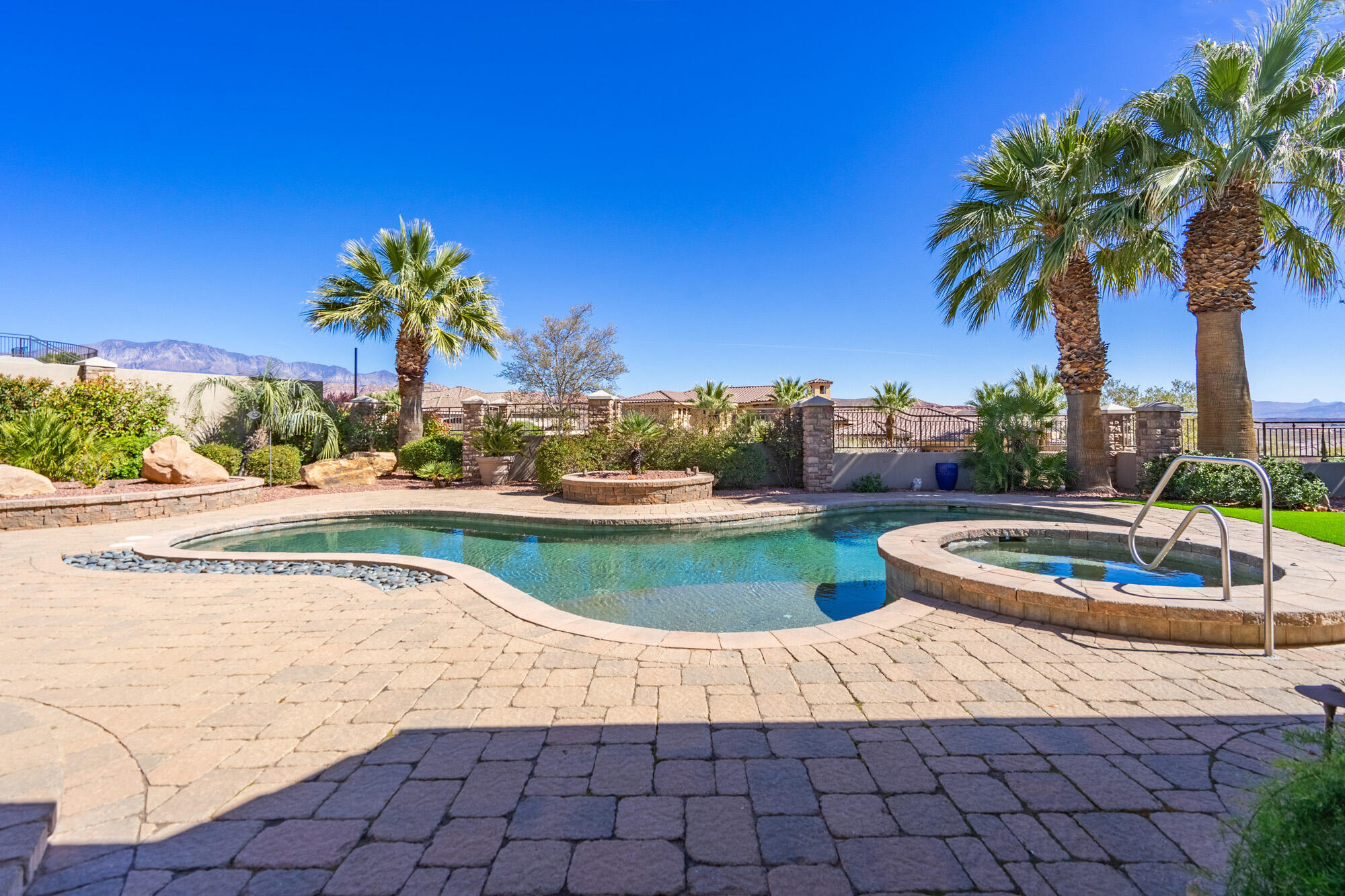 NORTHBRIDGE ESTATES - Residential