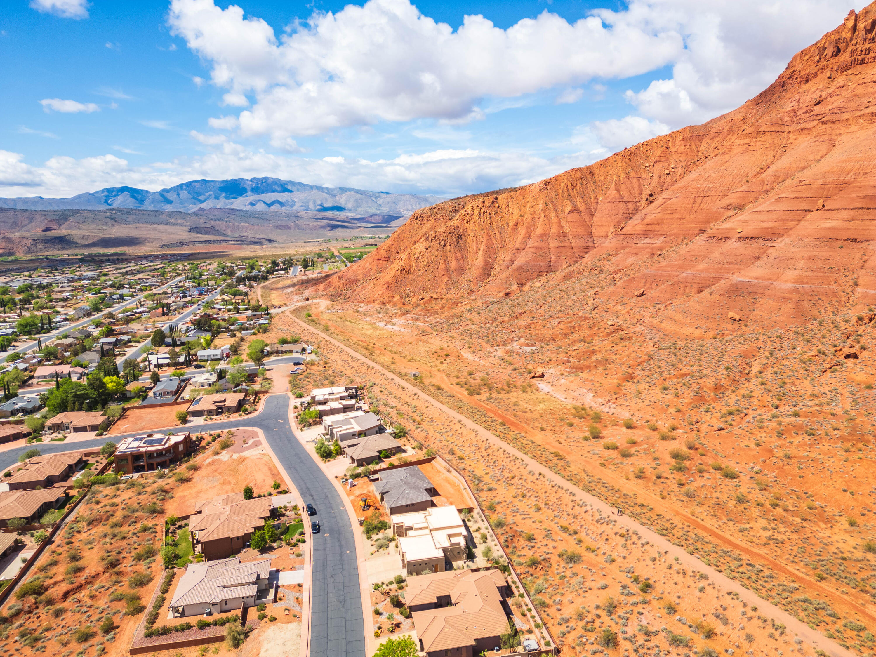 RED MOUNTAIN ESTATES - Residential