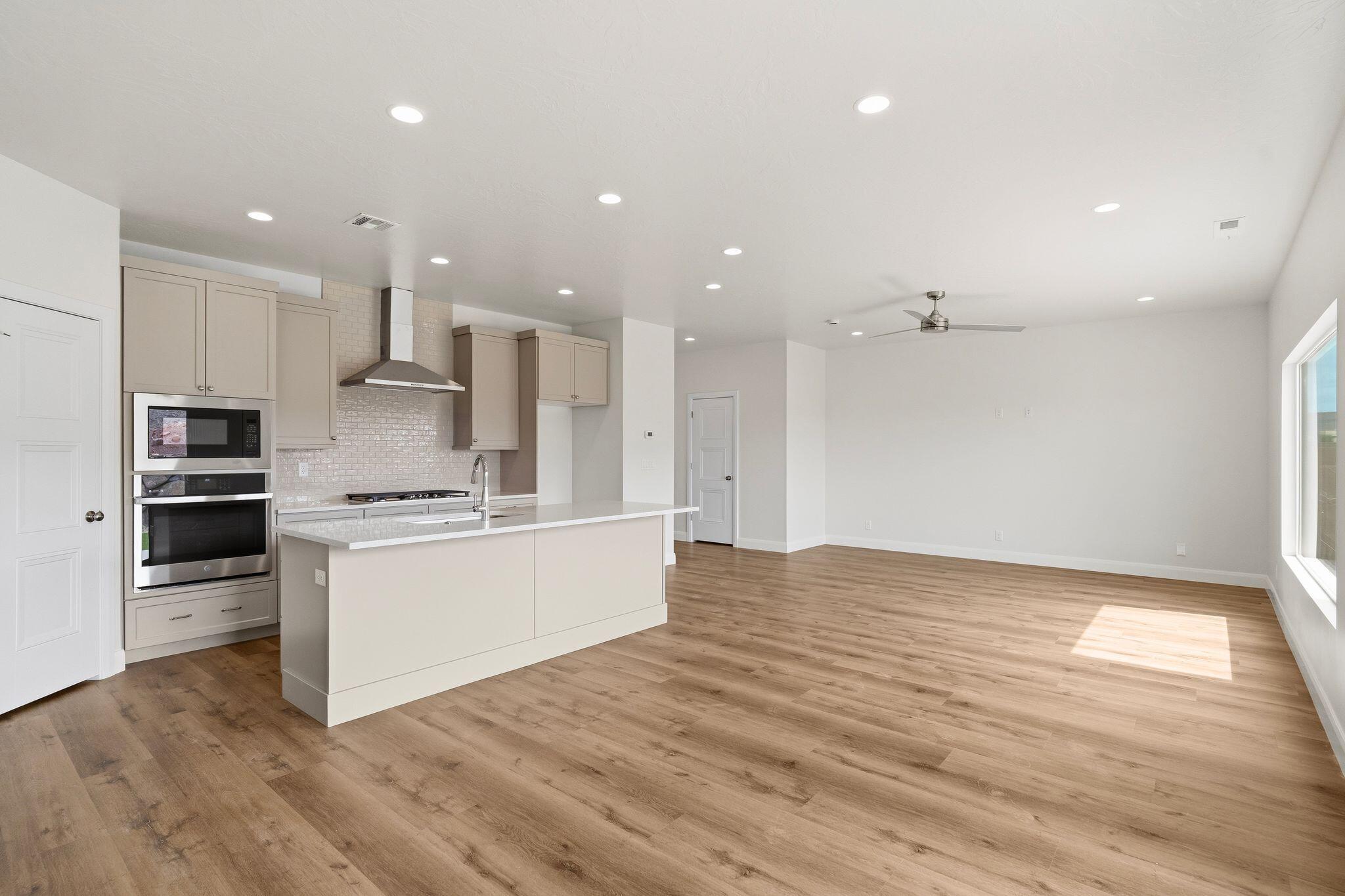 DESERT RIDGE ESTATES - Residential