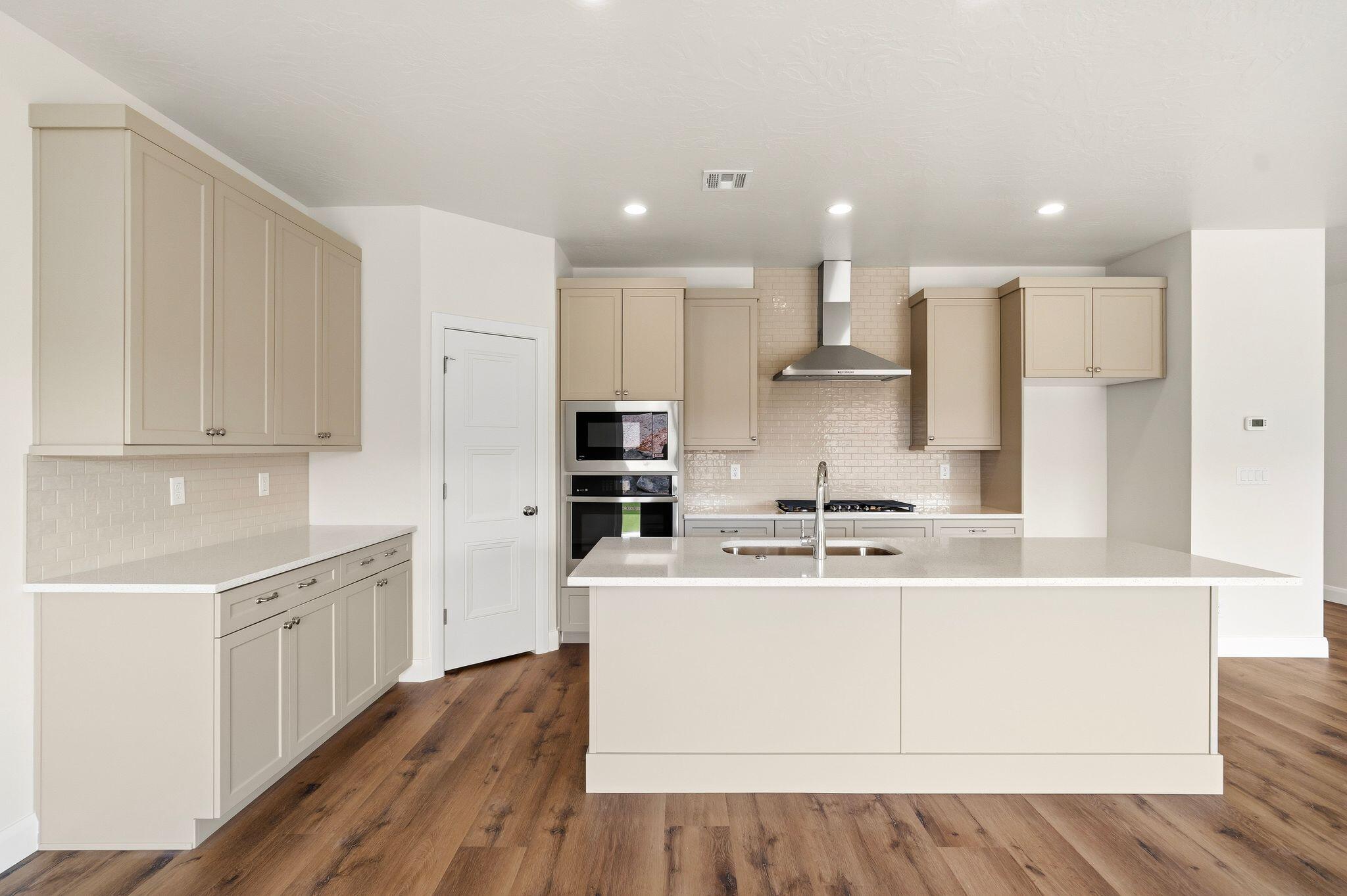 DESERT RIDGE ESTATES - Residential