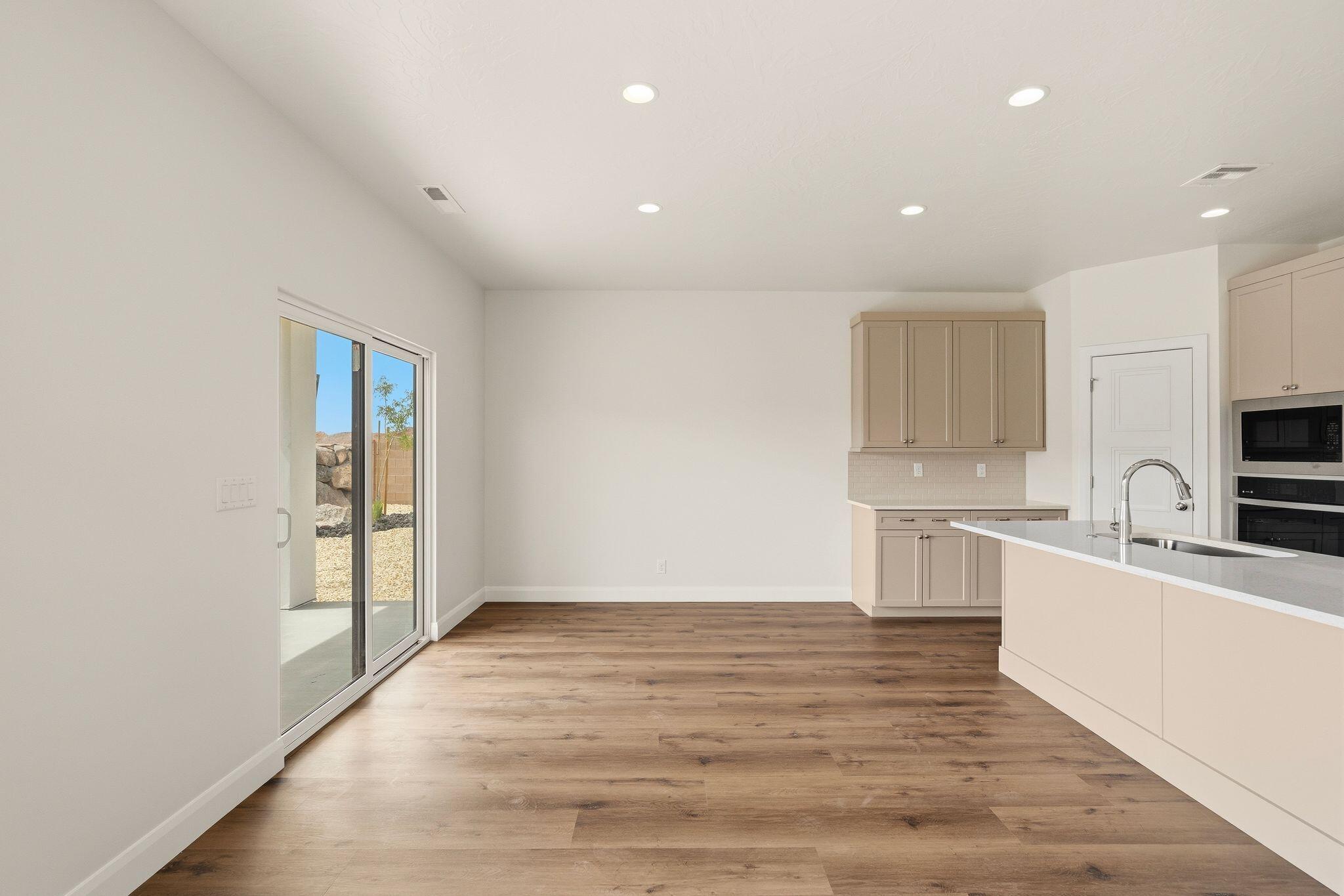 DESERT RIDGE ESTATES - Residential