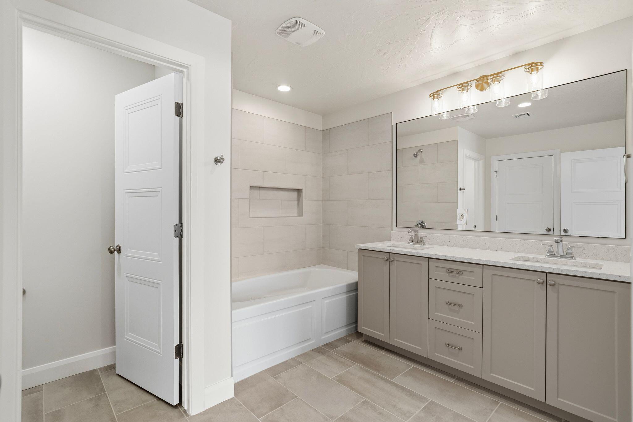 DESERT RIDGE ESTATES - Residential