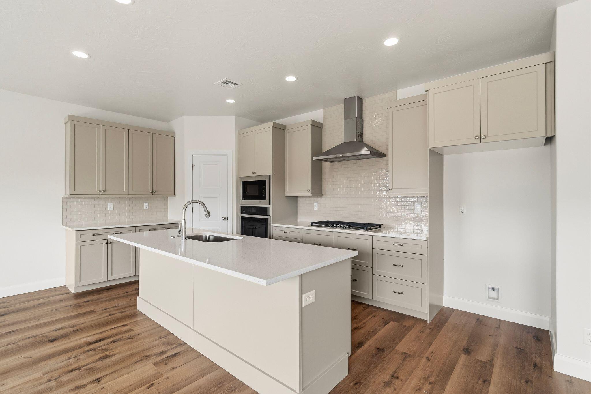 DESERT RIDGE ESTATES - Residential