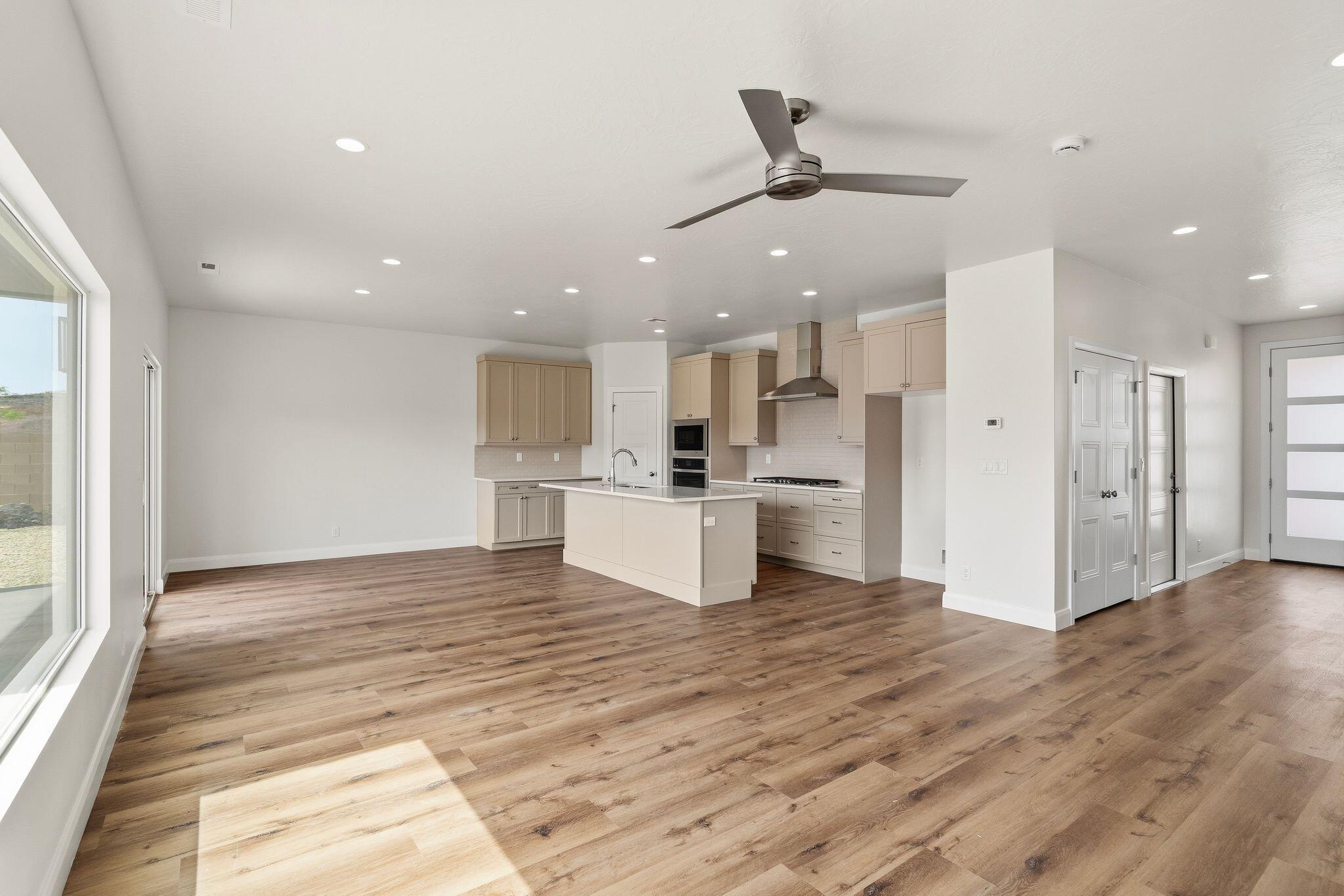 DESERT RIDGE ESTATES - Residential