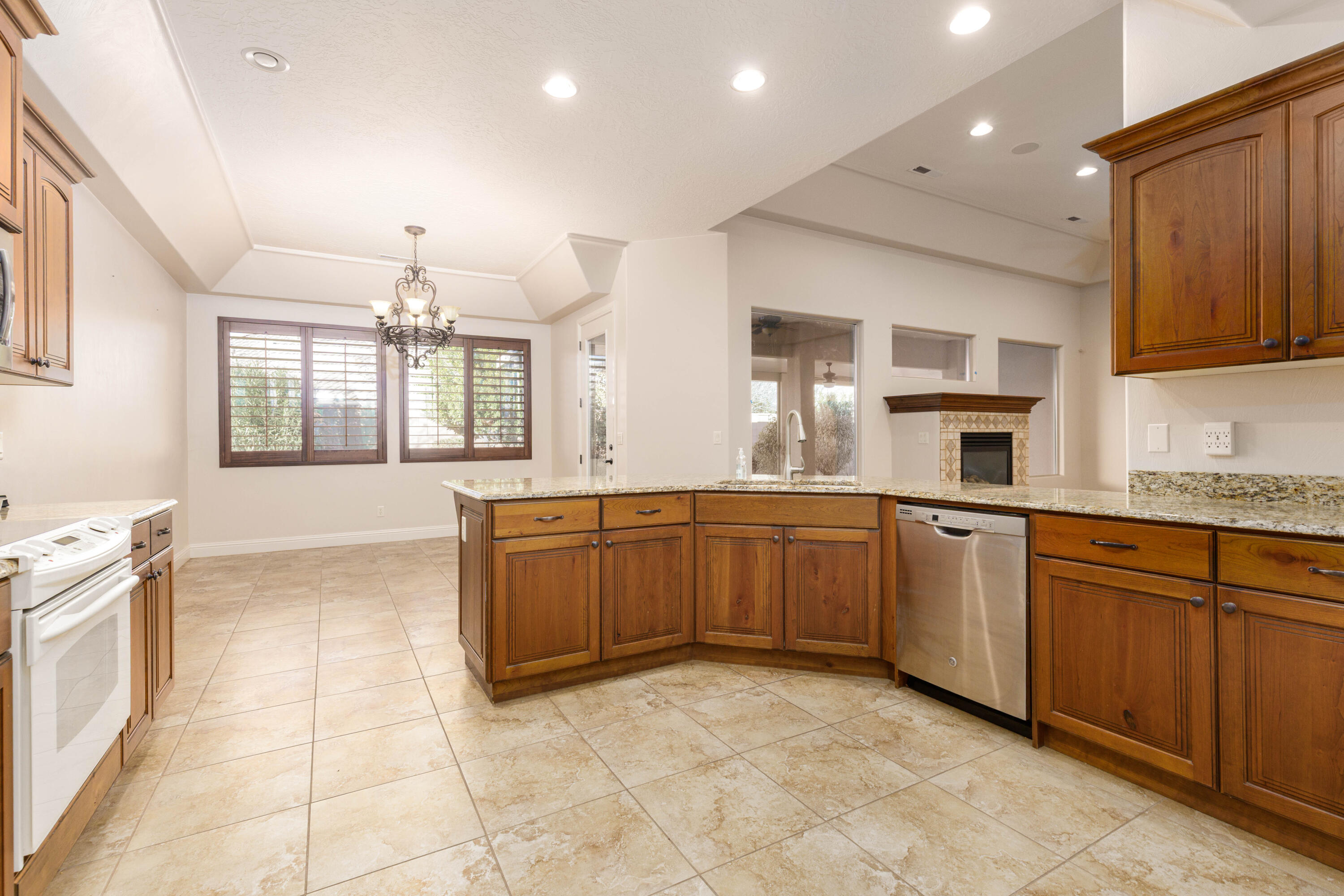 HERITAGE FIELDS - Residential