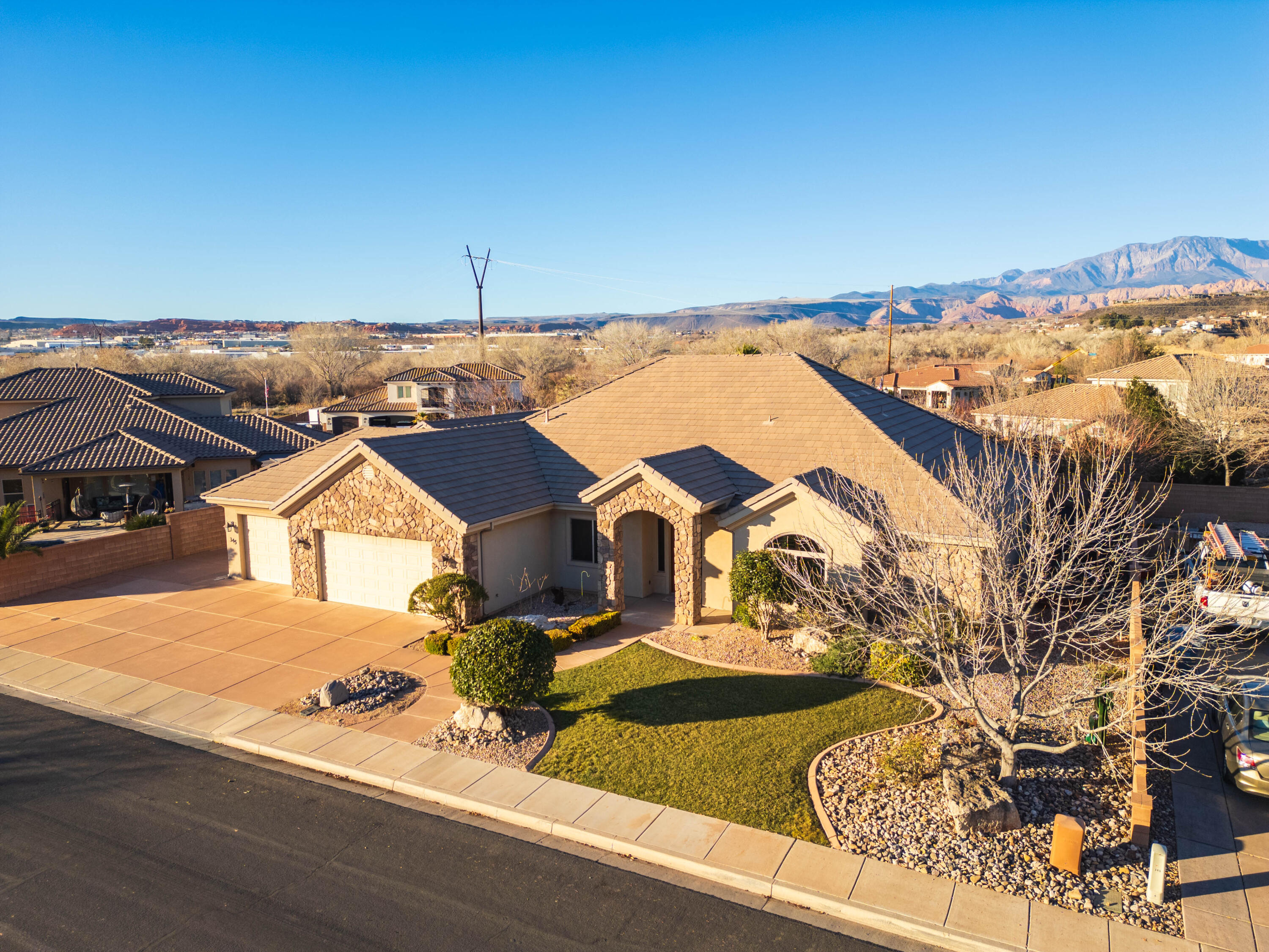 HERITAGE FIELDS - Residential