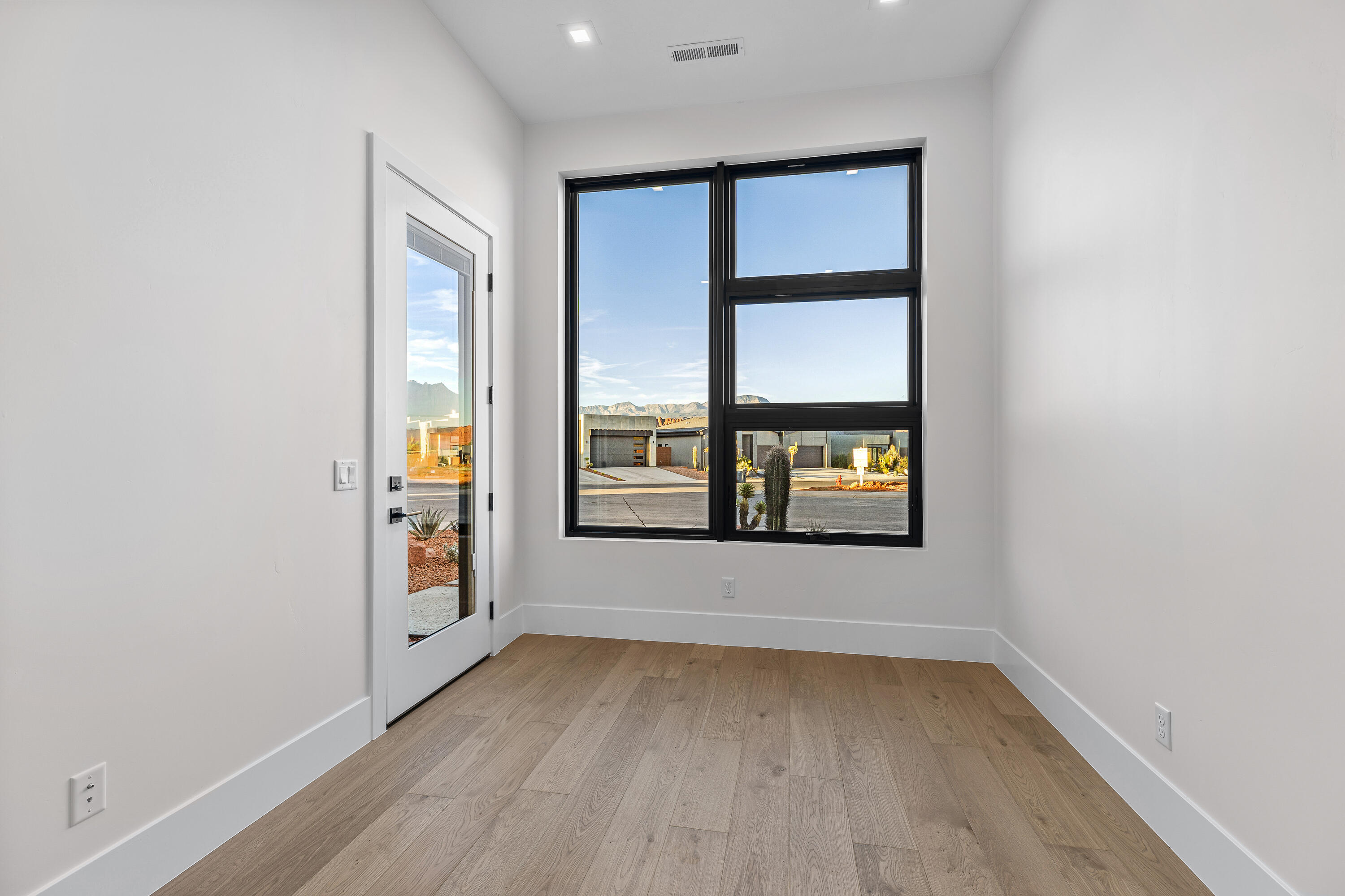 RED MOUNTAIN TERRACE - Residential