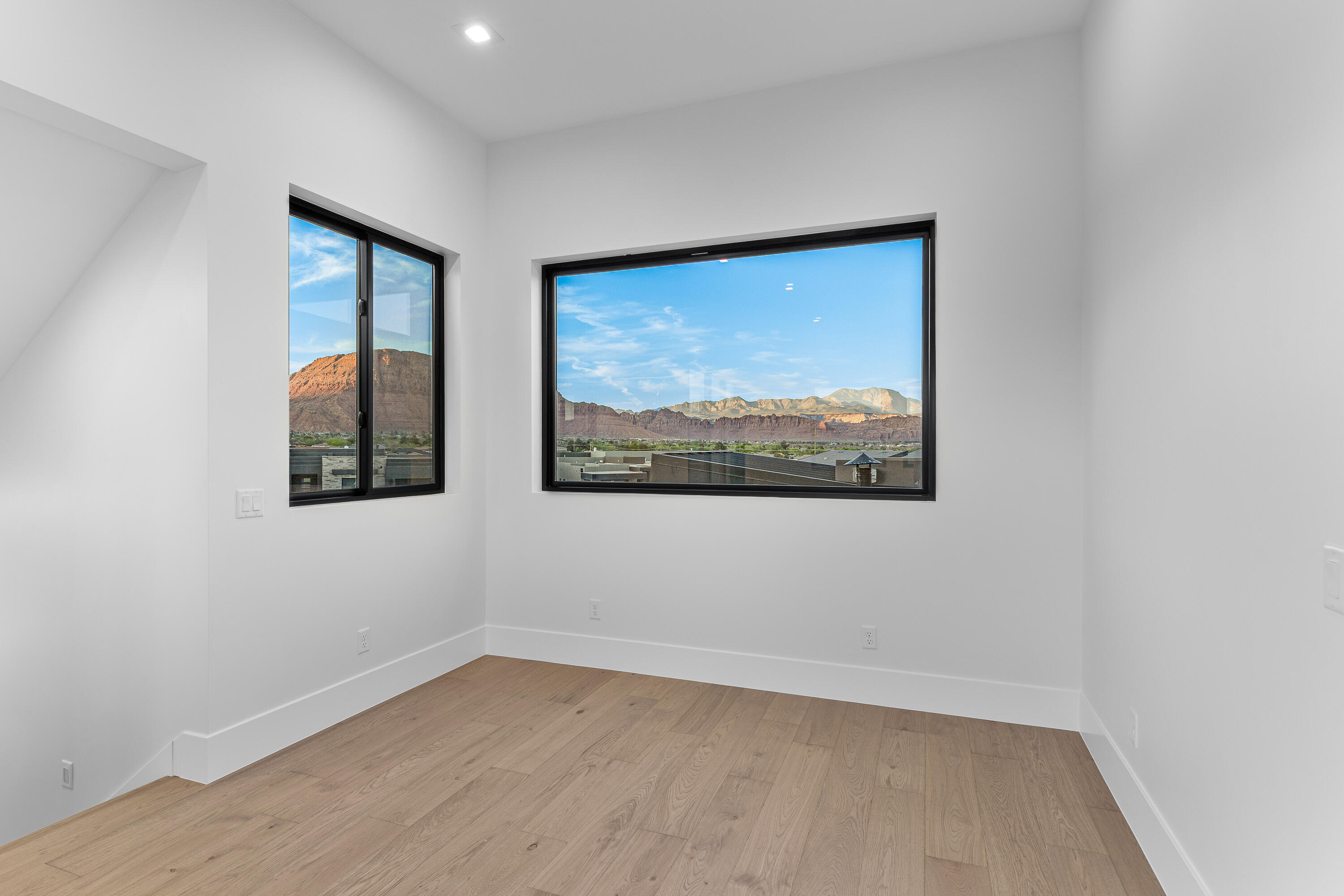 RED MOUNTAIN TERRACE - Residential