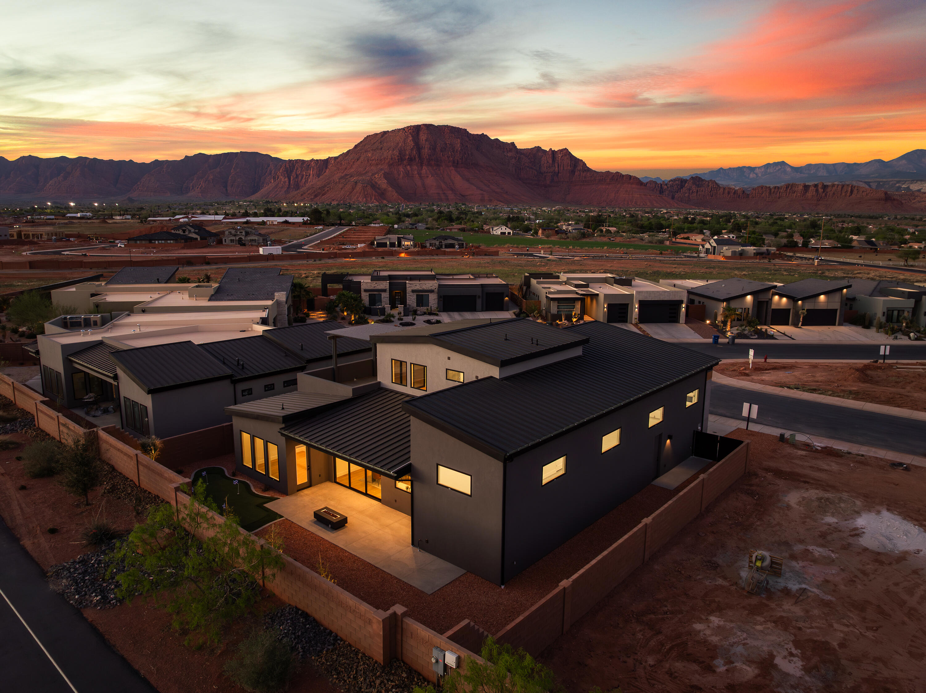 RED MOUNTAIN TERRACE - Residential