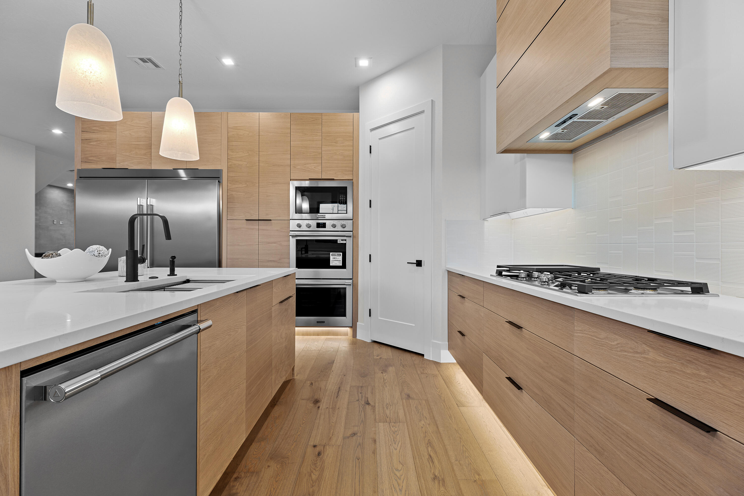 RED MOUNTAIN TERRACE - Residential