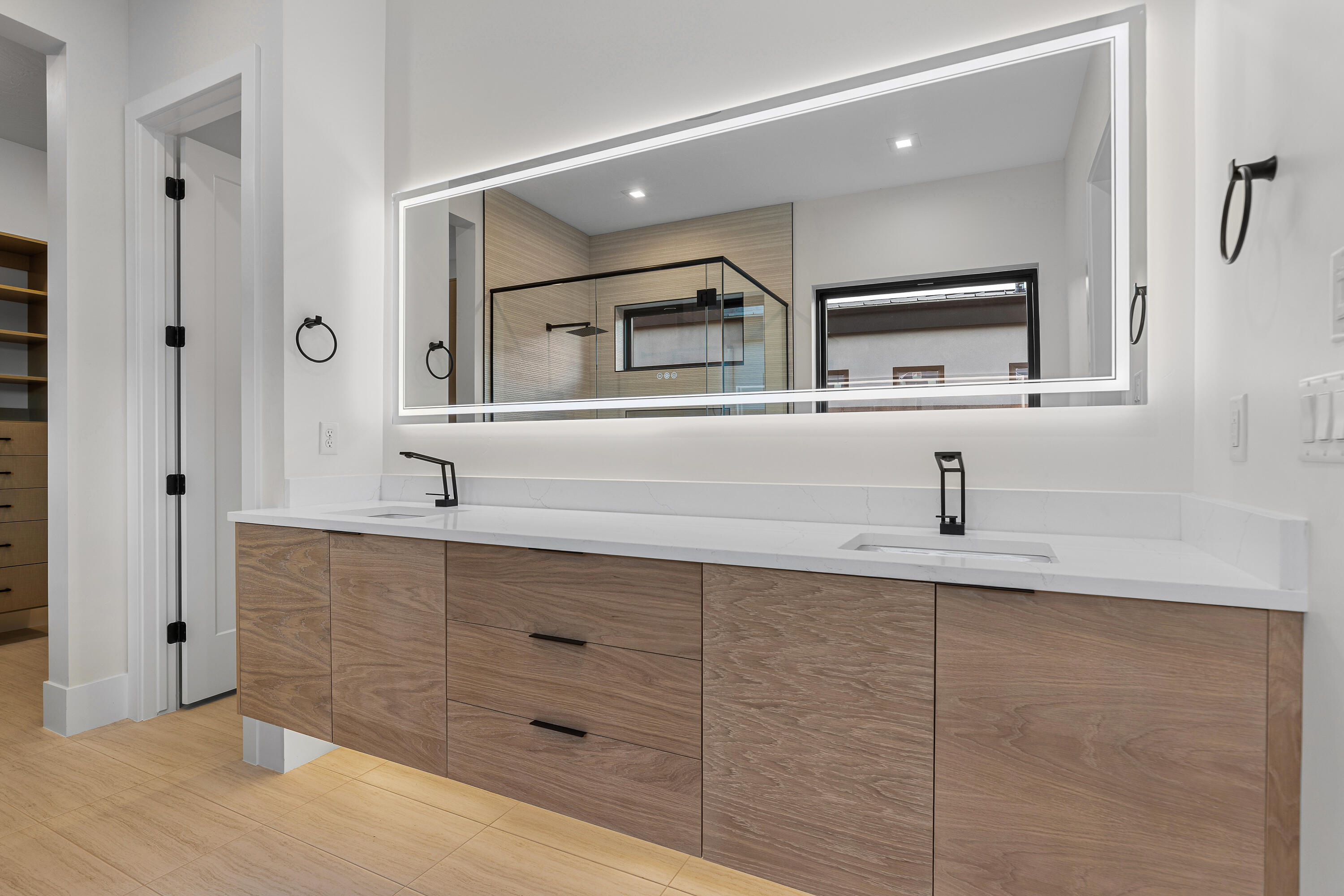 RED MOUNTAIN TERRACE - Residential