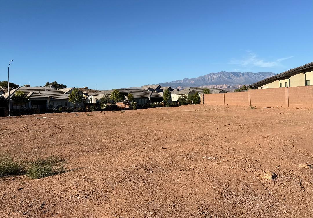 LAKESIDE AT STUCKI FARMS - Land
