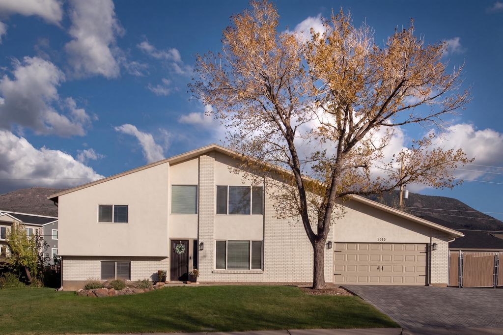 Photo of 1019 W Cedar Knolls South DR, Cedar City, UT 84720 (MLS # 26-271841)