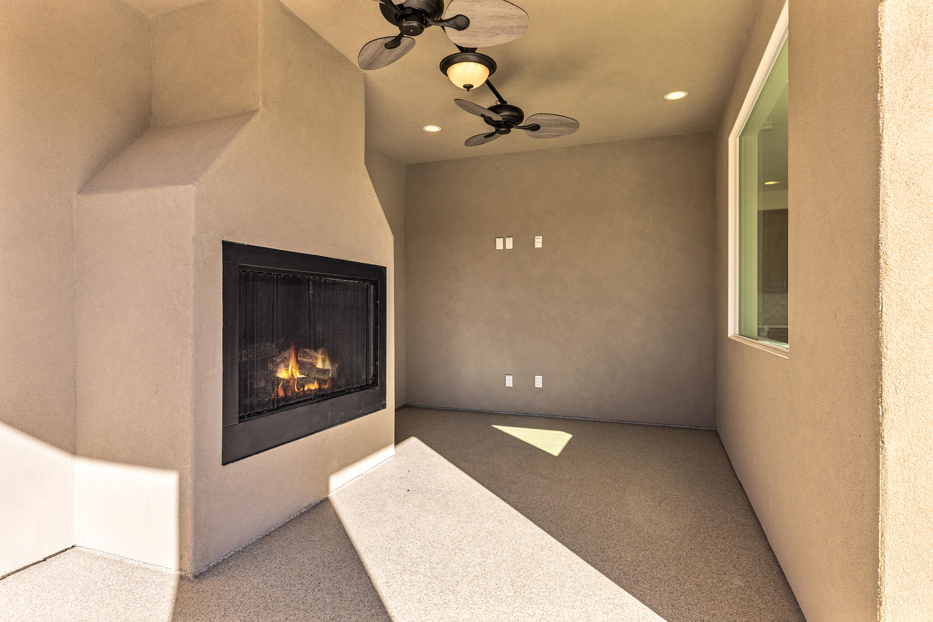 FALCON RIDGE - Residential