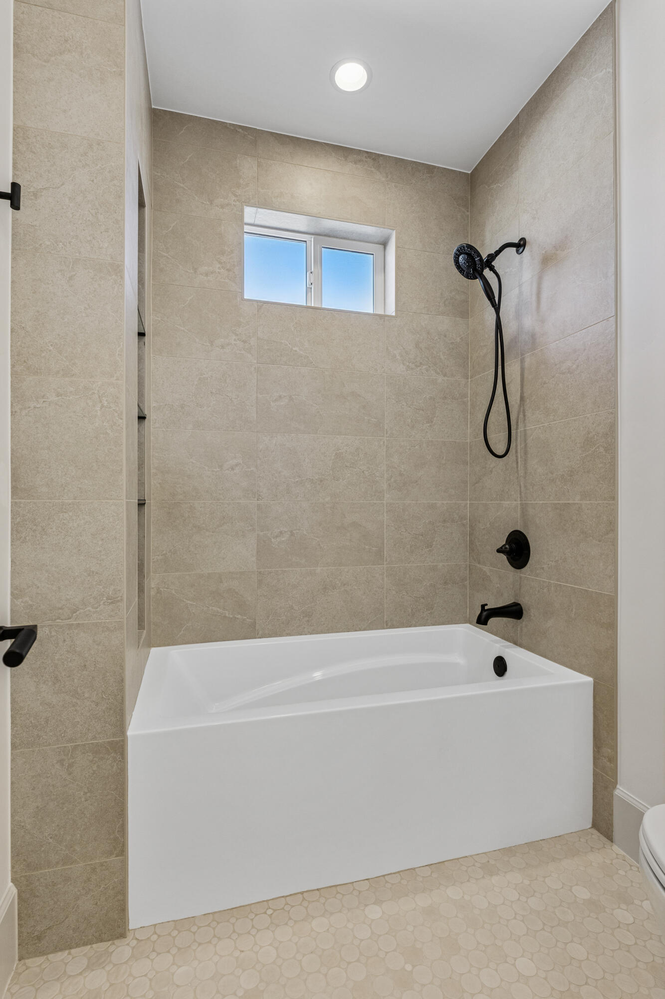 FALCON RIDGE - Residential