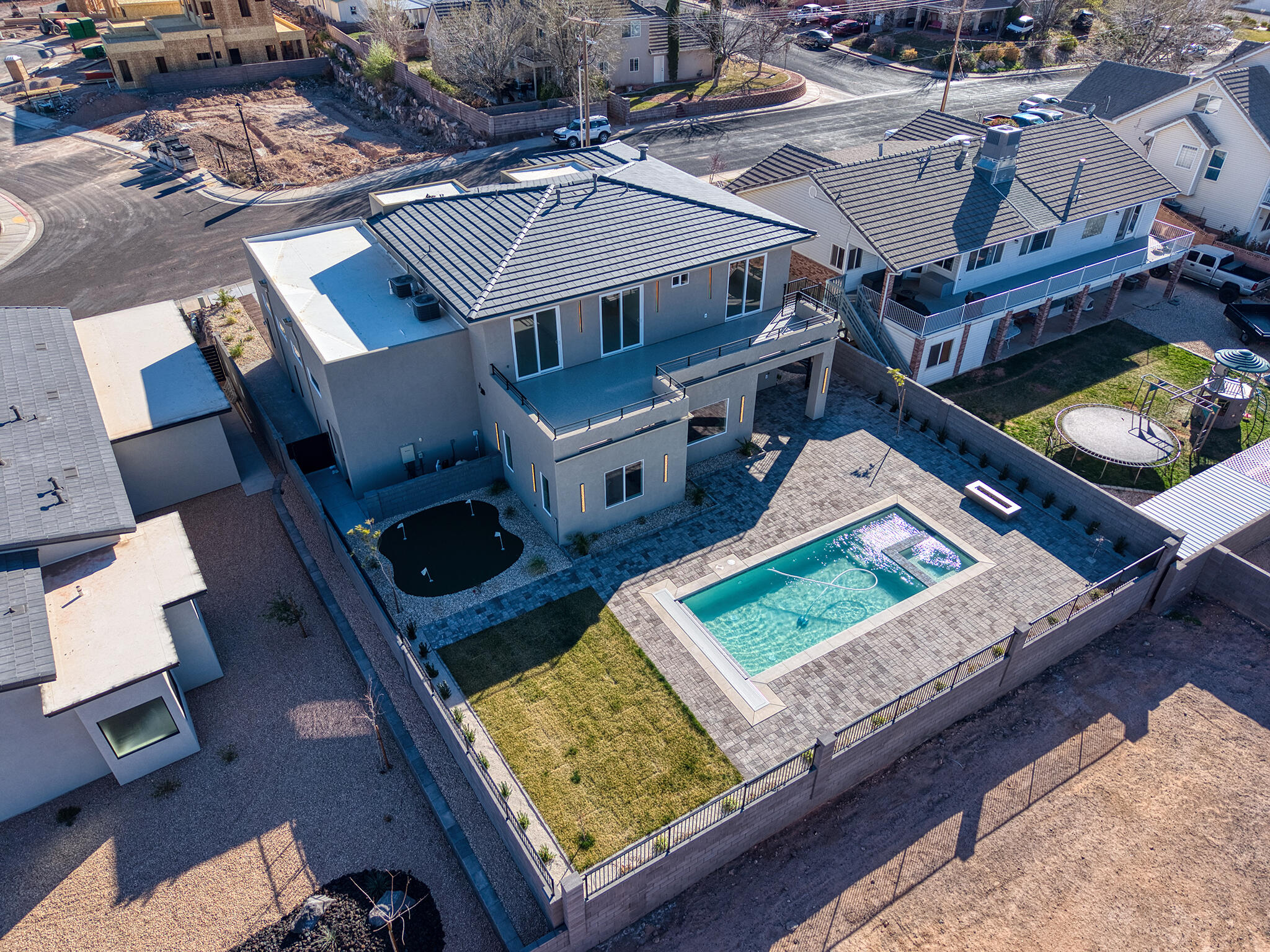 FALCON RIDGE - Residential